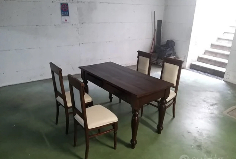 Credenza antica e tavolo antico con sedie in vendita - foto 5