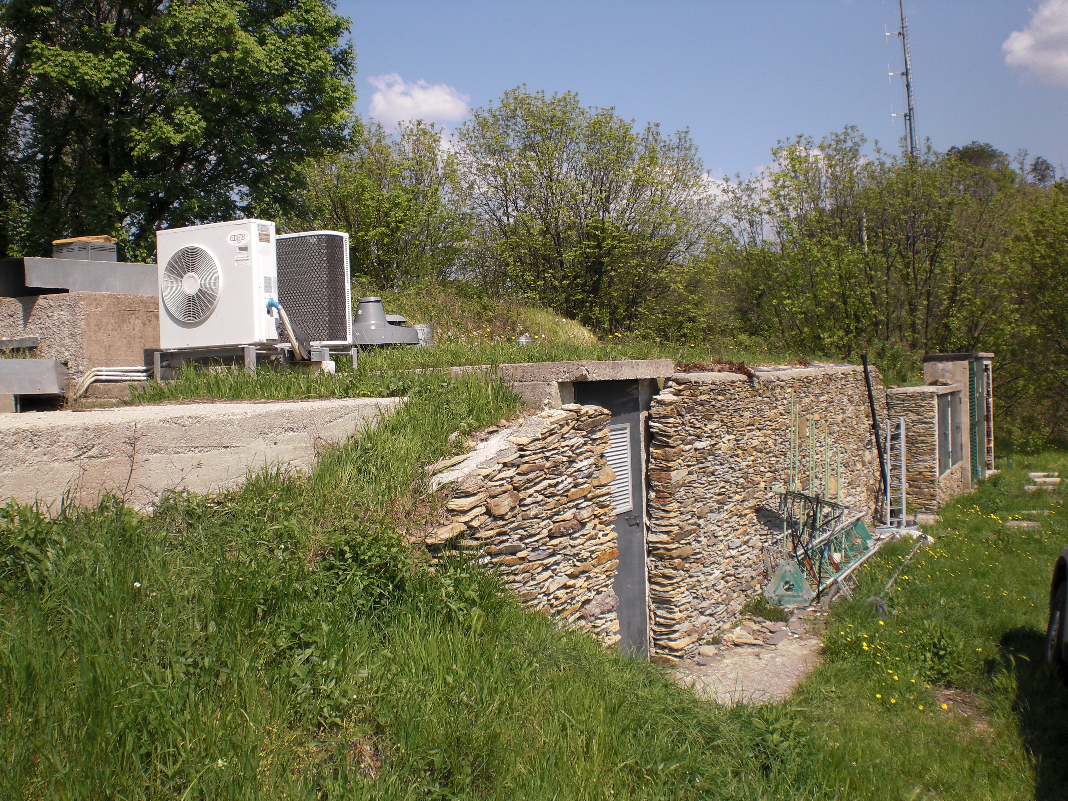 Terreno con entrostante struttura per telecomunicazioni in vendita - foto 5