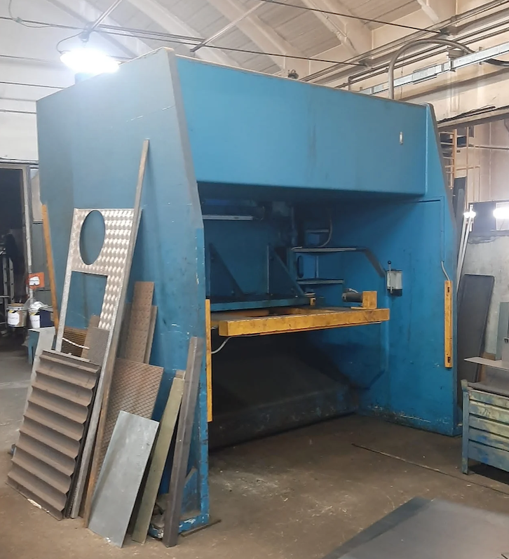 Cesoia a ghigliottina meccanica CMU 1600x20 mm usata in vendita - foto 2