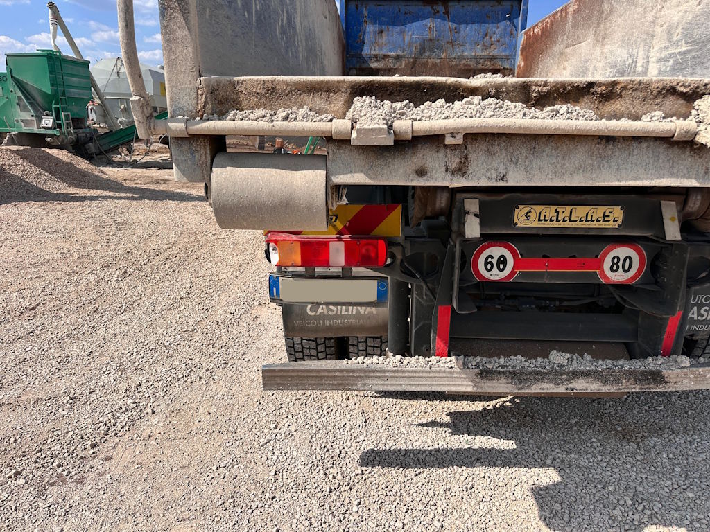 Volvo FE320 con impianto scarrabile in vendita - foto 5