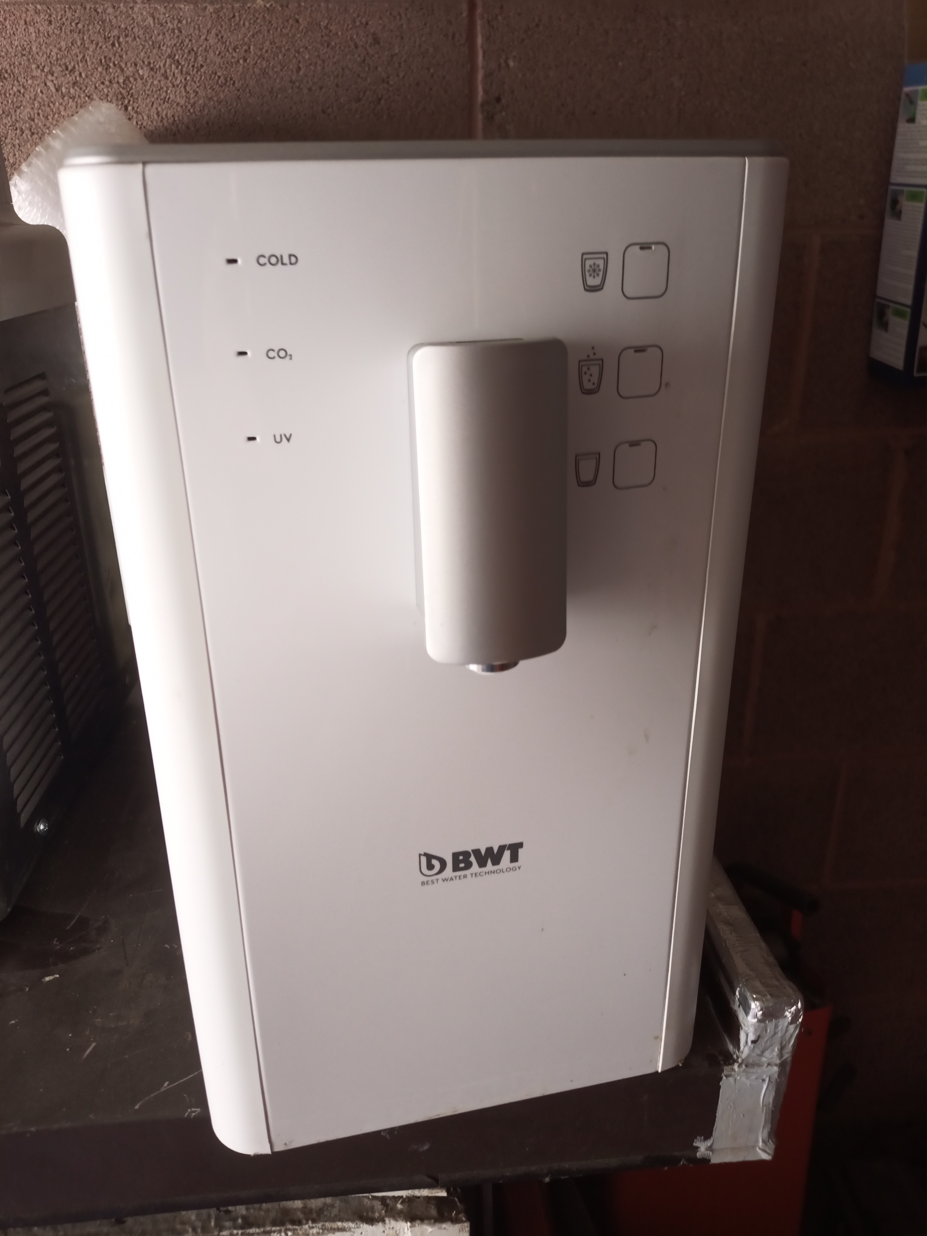 Dispositivo trattamento acqua refrigerata e frizzante  in vendita - foto 4