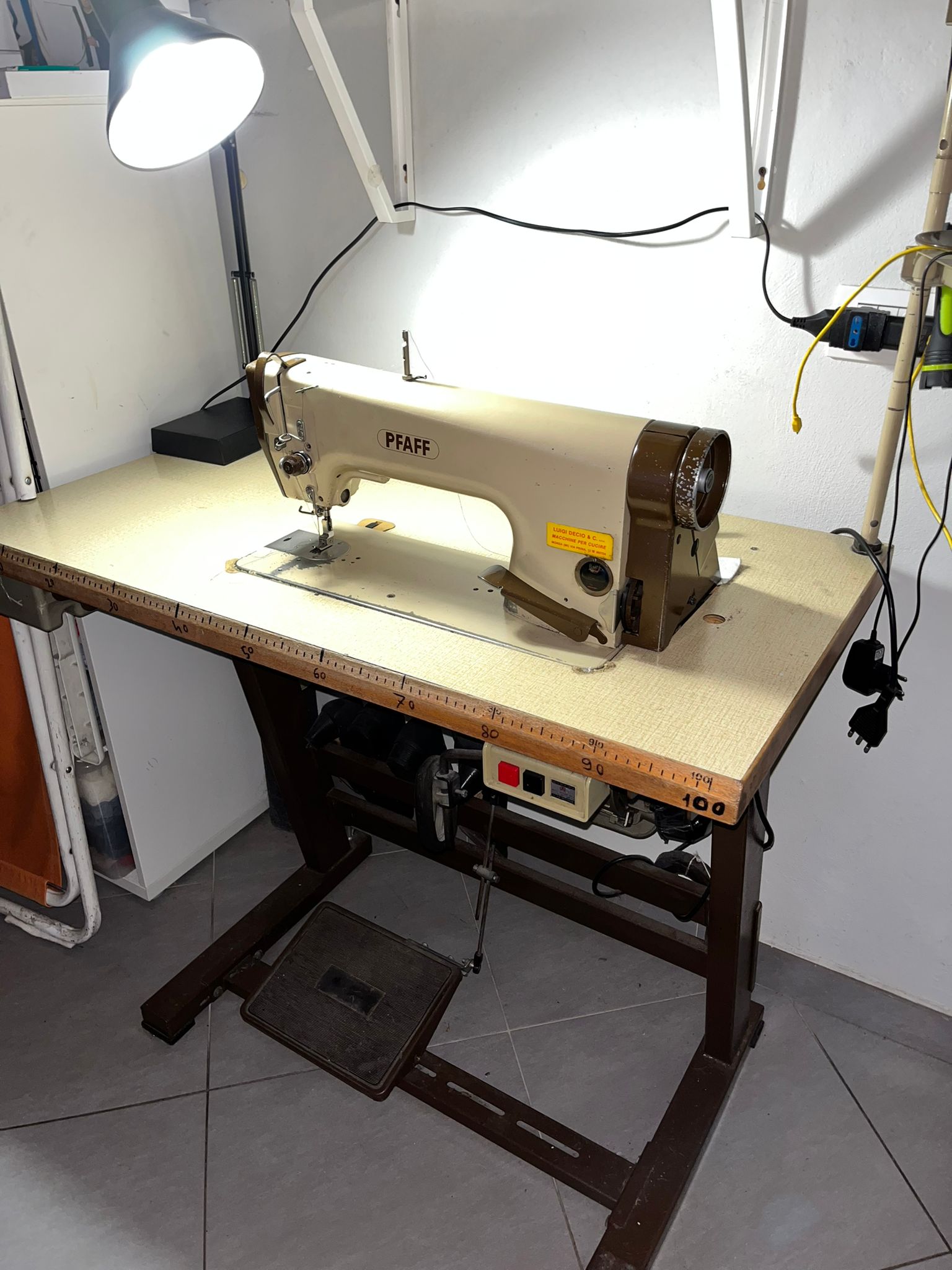 MACCHINA CUCITO INDUSTRIALE PFAFF + MOBILE in vendita - foto 2
