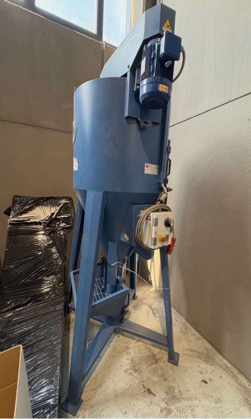 SILOS MISCELATORE INDUSTRIALE PER MATERIALI PLASTICI in vendita - foto 1