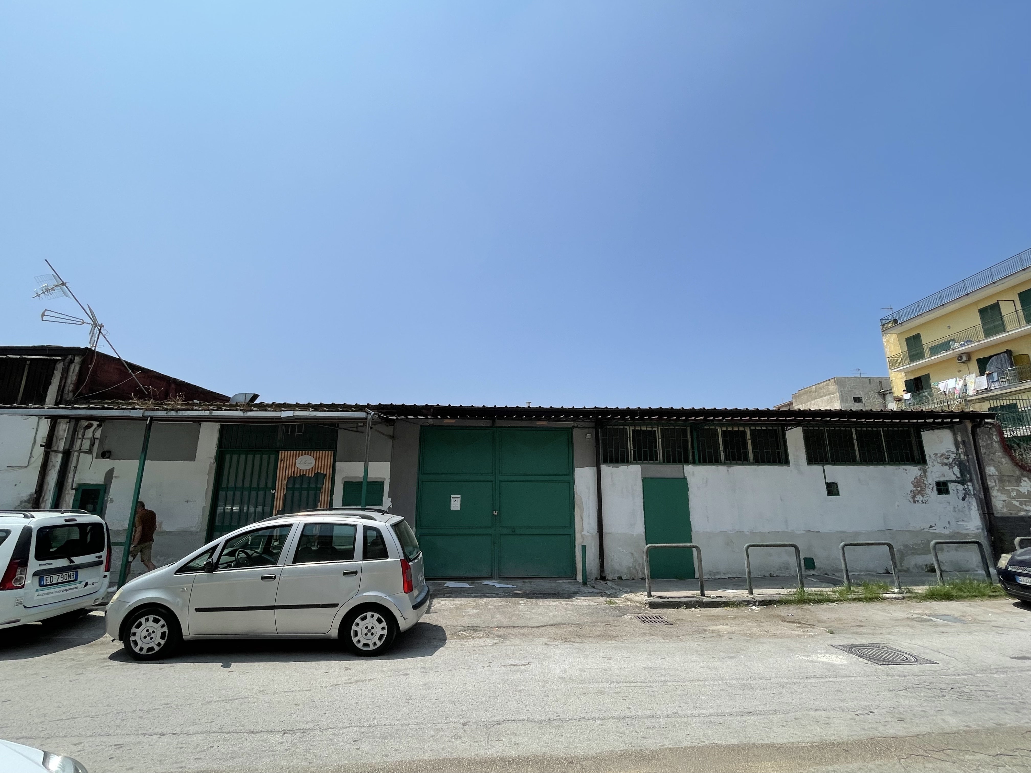 Esercizi commerciali in vendita