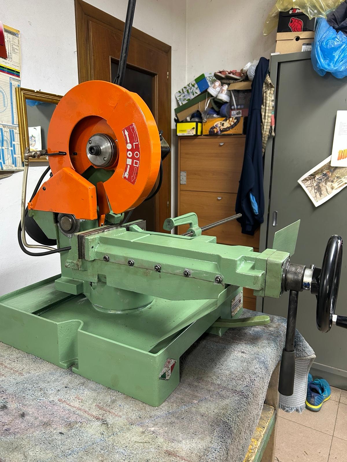 Troncatrice per carpenteria/ferro in vendita - foto 1