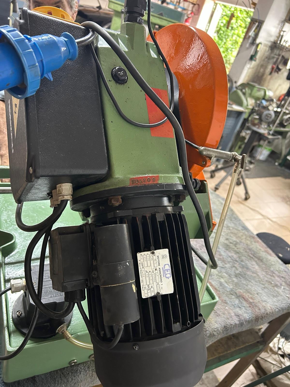 Troncatrice per carpenteria/ferro in vendita - foto 9