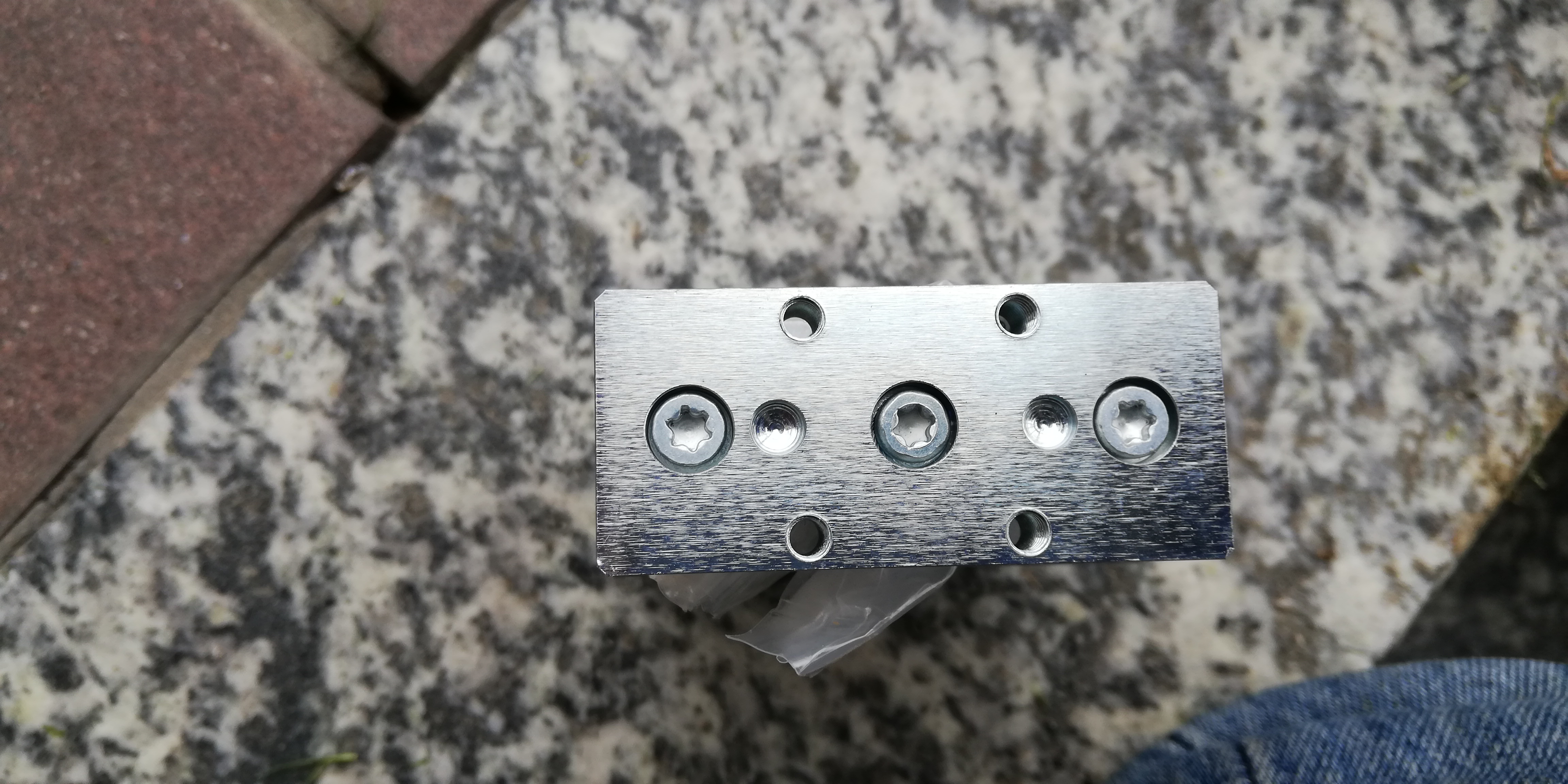 FESTO DFM-12-30-P-A-GF Cilindro Guidato  in vendita - foto 3