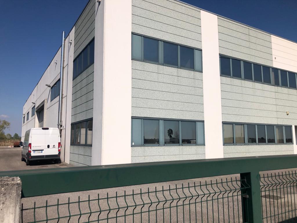 VENDO CAPANNONE INDUSTRIALE in vendita - foto 2