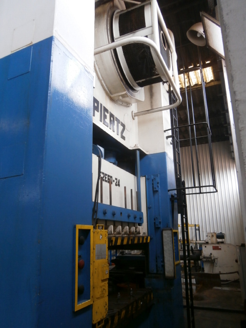 Pressa meccanica SPIERTZ 600 Ton. in vendita - foto 2