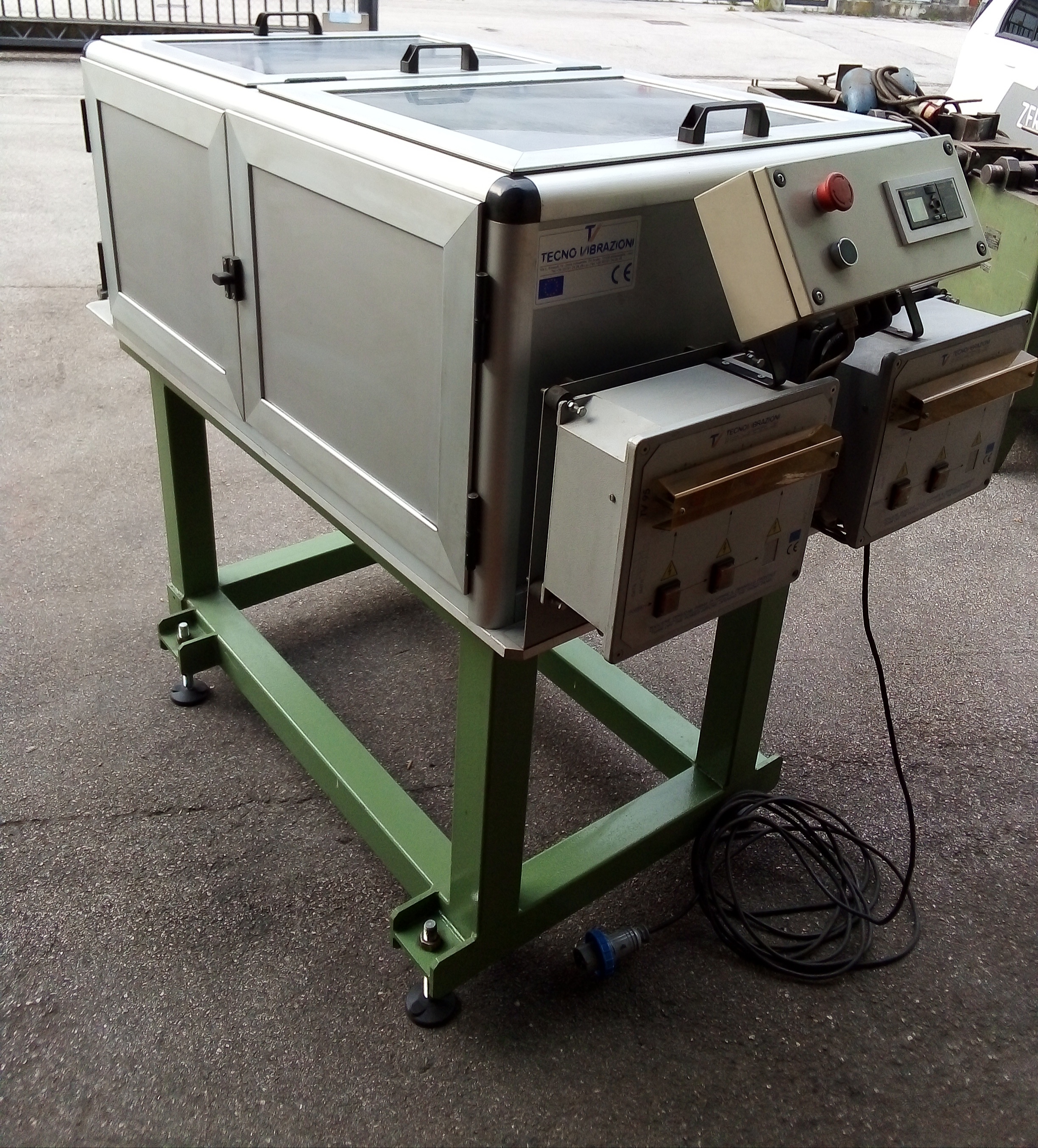 Contapezzi per particolari metallici a sistema vibrante in vendita - foto 3
