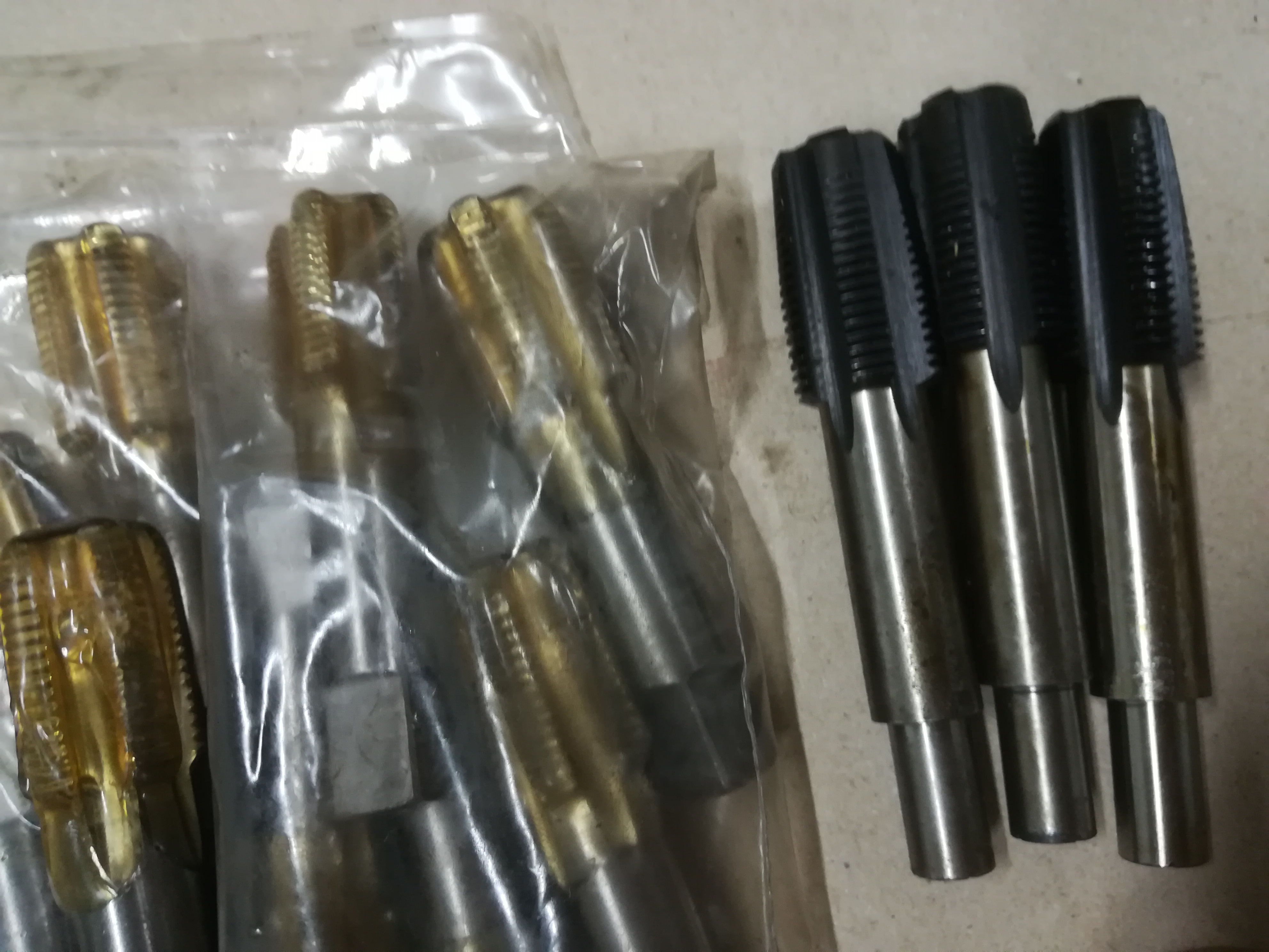 STOCK MASCHI NUOVI HSS PER FILETTATURE GAS in vendita - foto 2