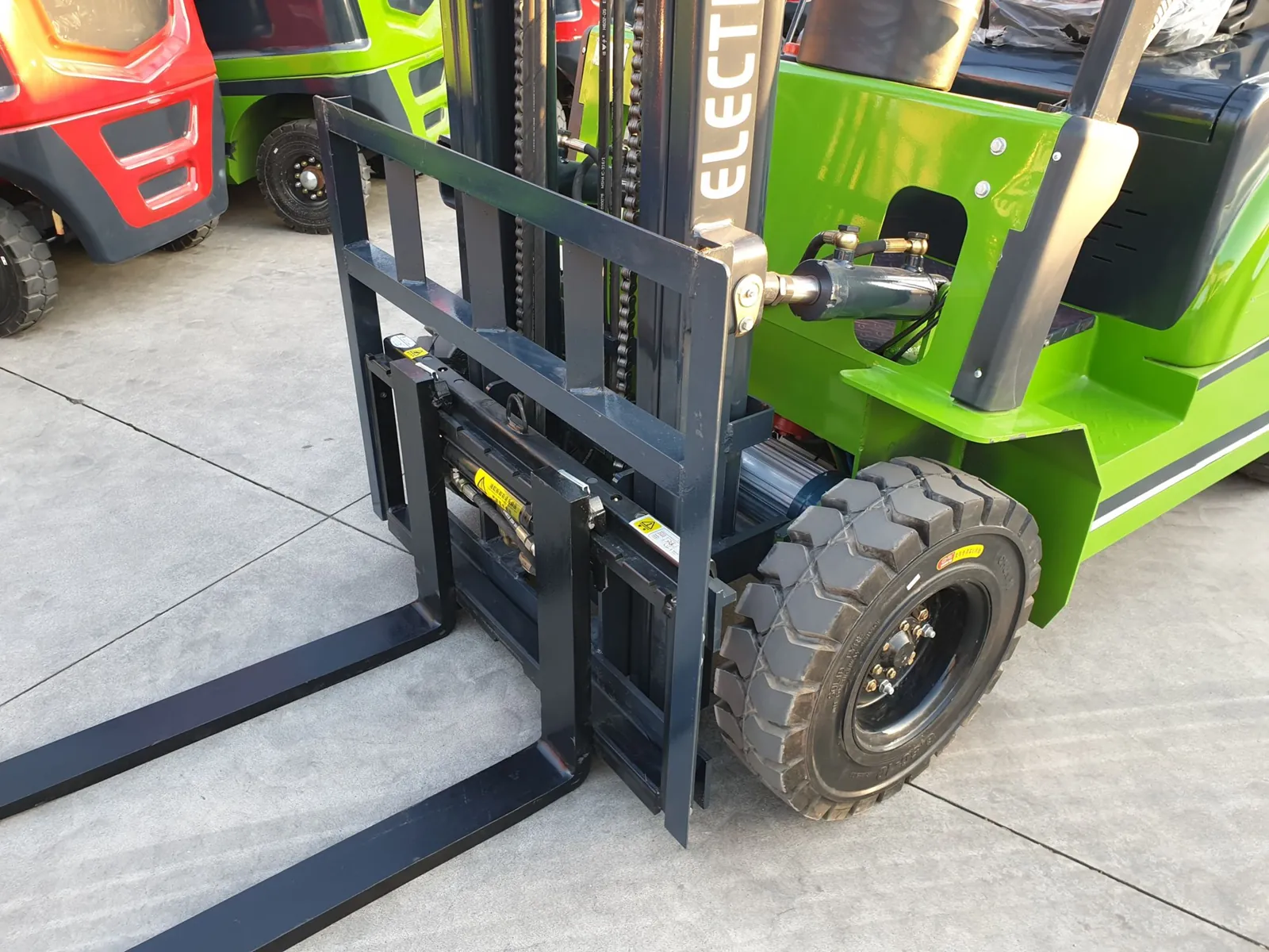 NUOVO CARELLO ELEVATORE STIP LI-ION MOD. CP15 1500KG in vendita - foto 3