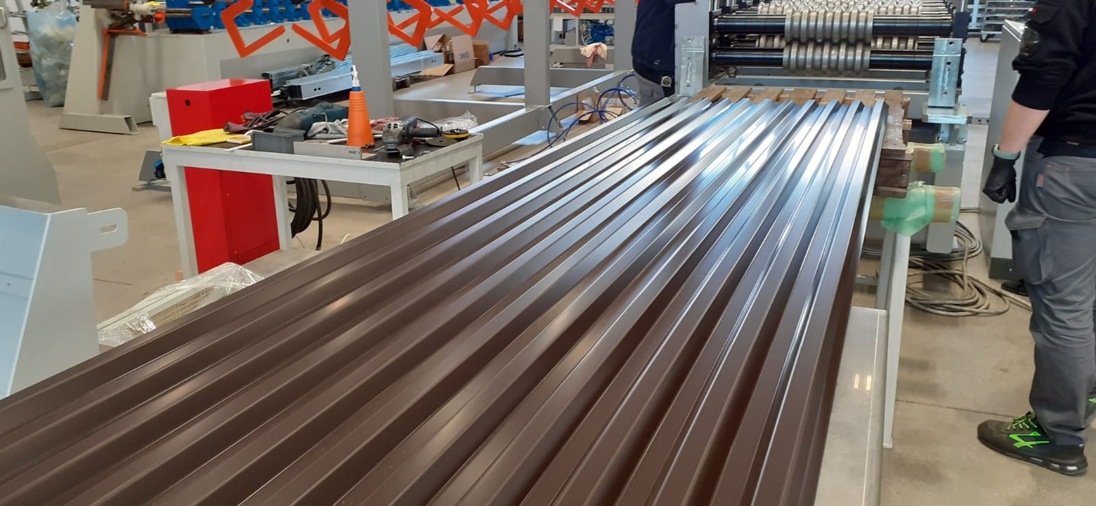 una linea di impianti di profilatura in vendita - foto 3
