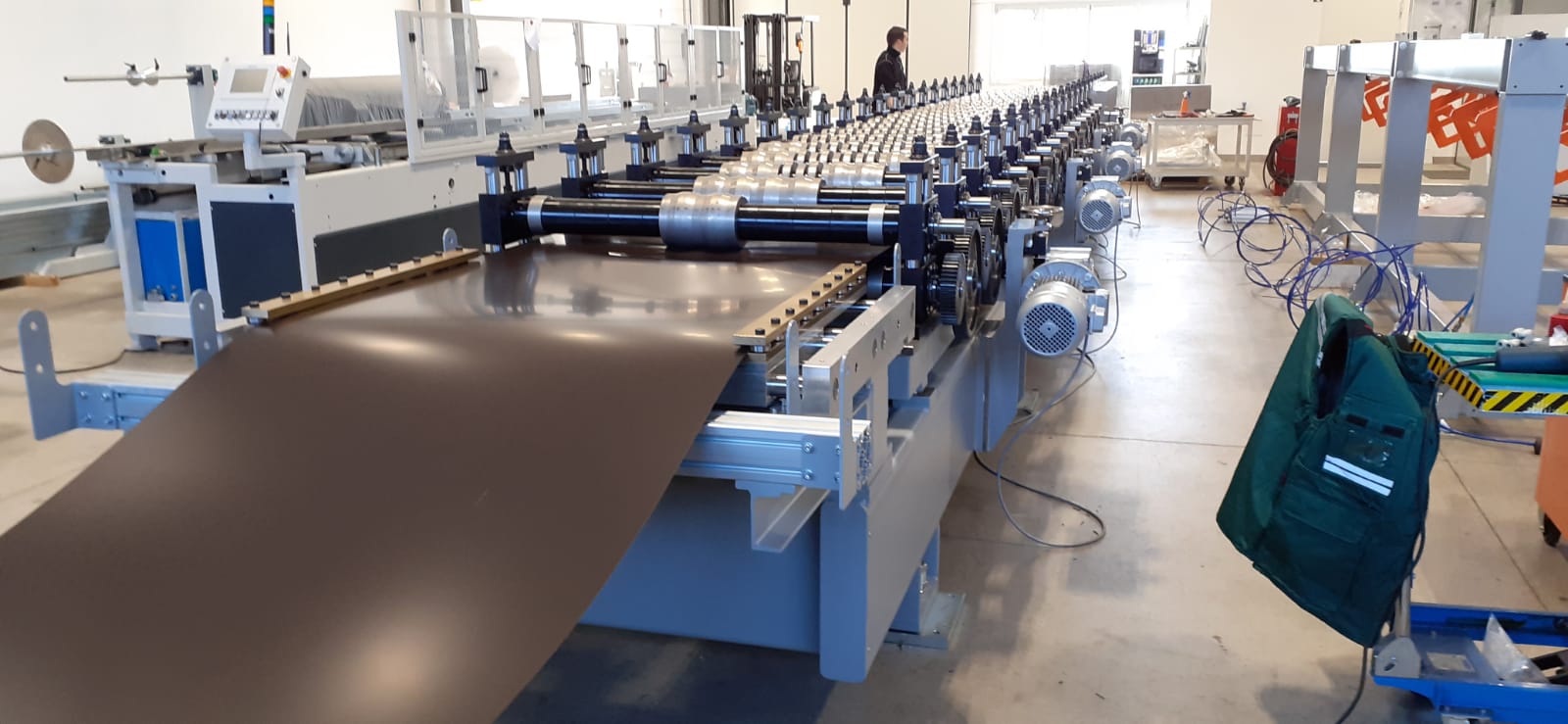 una linea di impianti di profilatura in vendita - foto 5