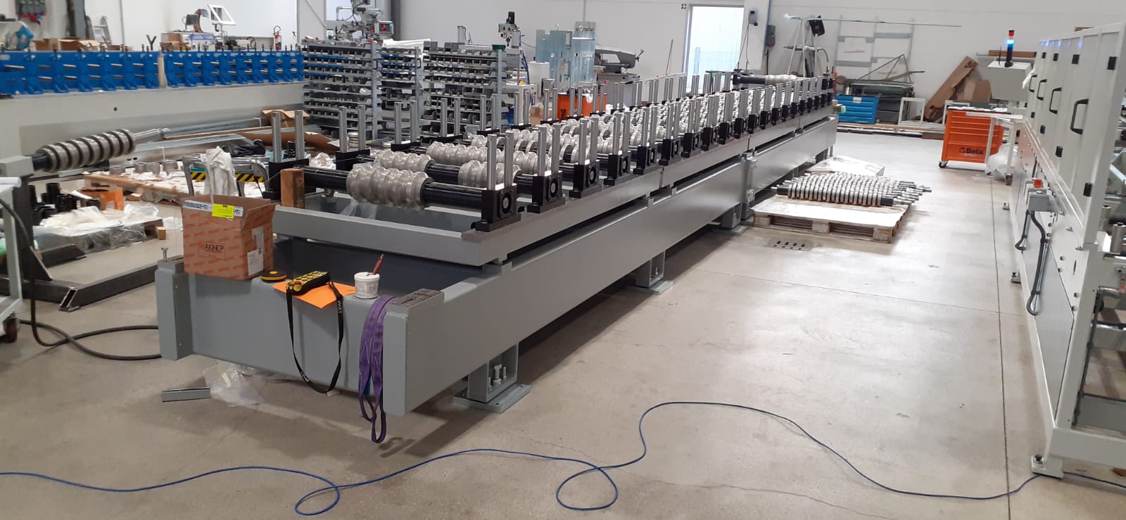 una linea di impianti di profilatura in vendita - foto 4