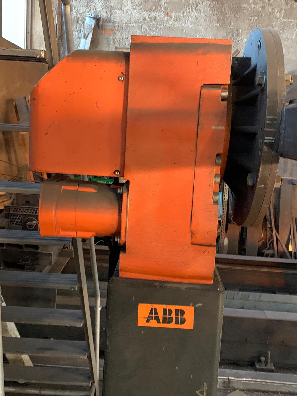 Robot di saldatura ABB su binari in vendita - foto 5