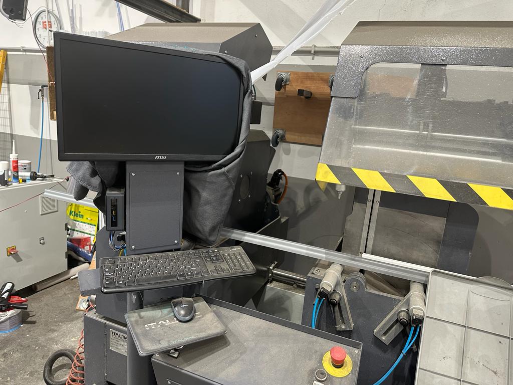 centro di lavoro 5 assi e troncatrice doppia testa in vendita - foto 5