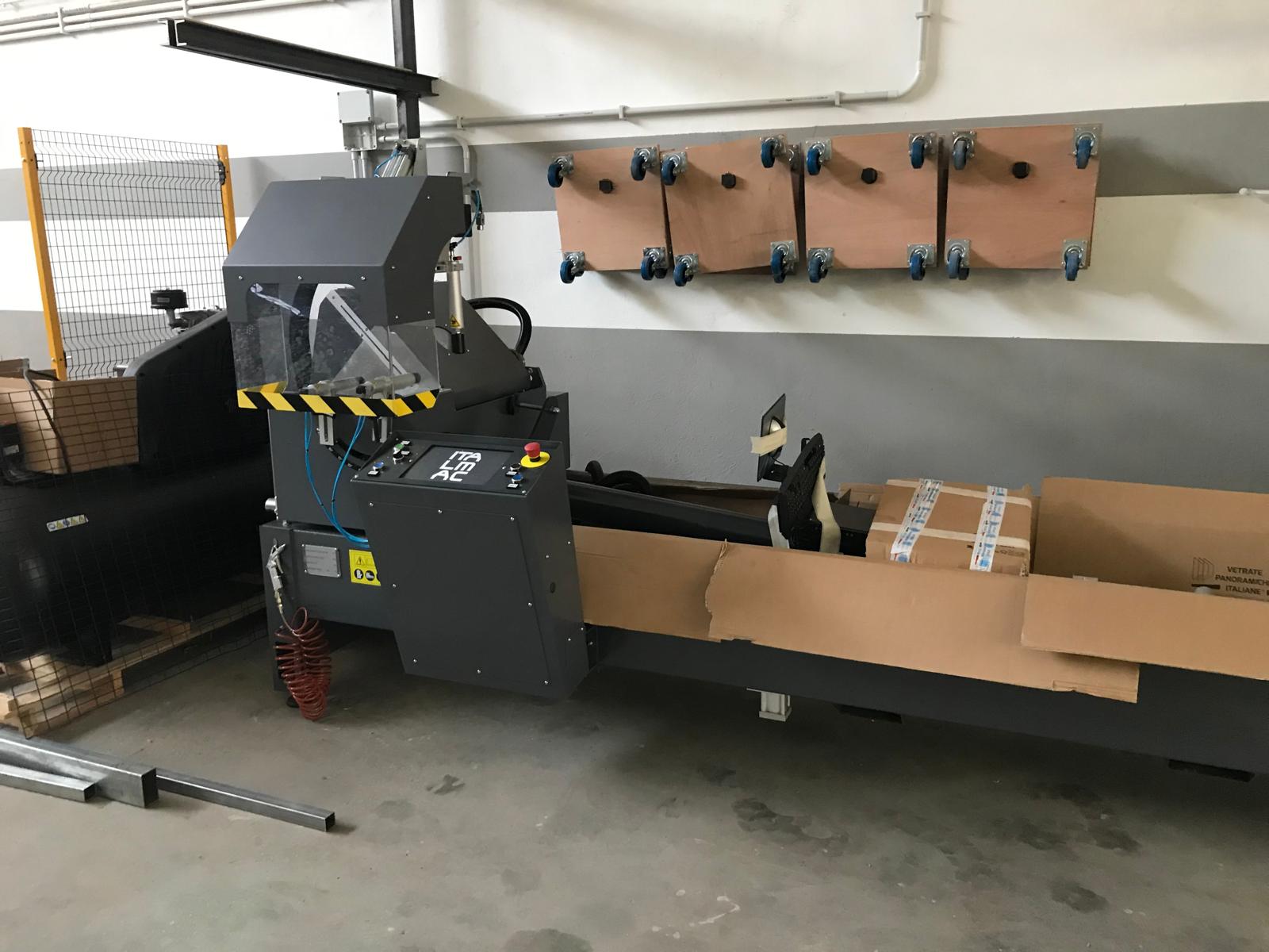 centro di lavoro 5 assi e troncatrice doppia testa in vendita - foto 4