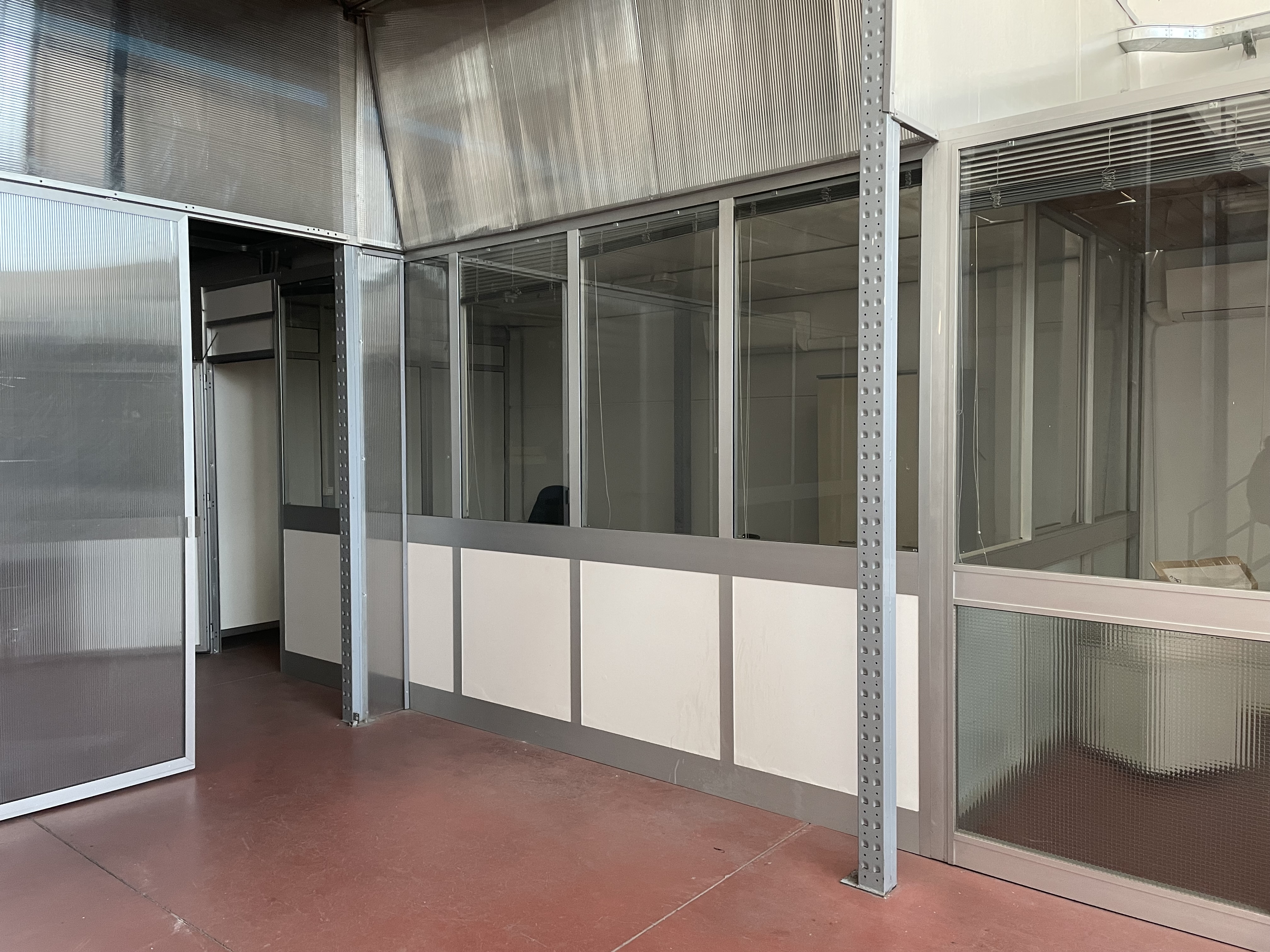 Box e pareti divisorie ufficio da interno per capannoni in vendita - foto 6