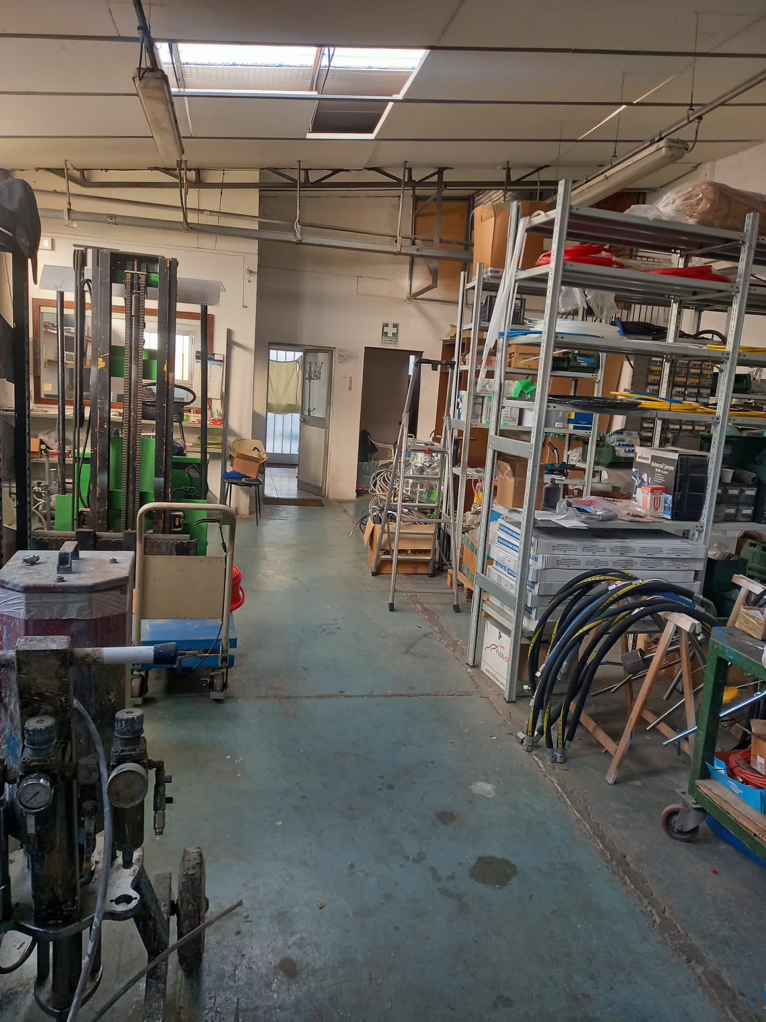 AZIENDA ASSISTENZA SISTEMI PER LA VERNICIATURA in vendita - foto 1
