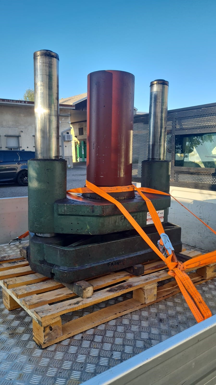 Pressa idraulica a collo di cigno BIGNOZZI 200 T in vendita - foto 4
