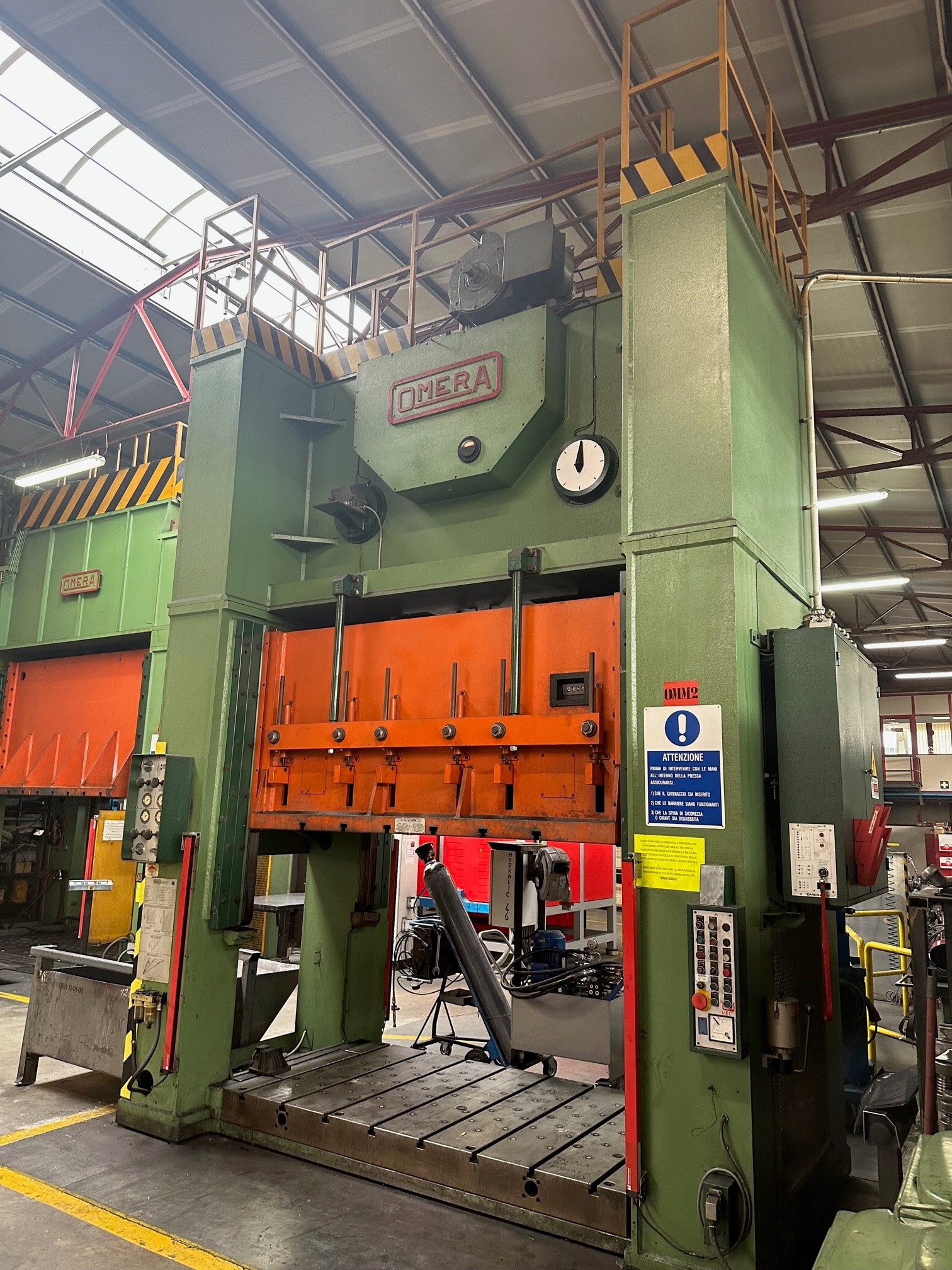 Pressa meccanica a doppio montante OMERA 350 Ton in vendita - foto 1