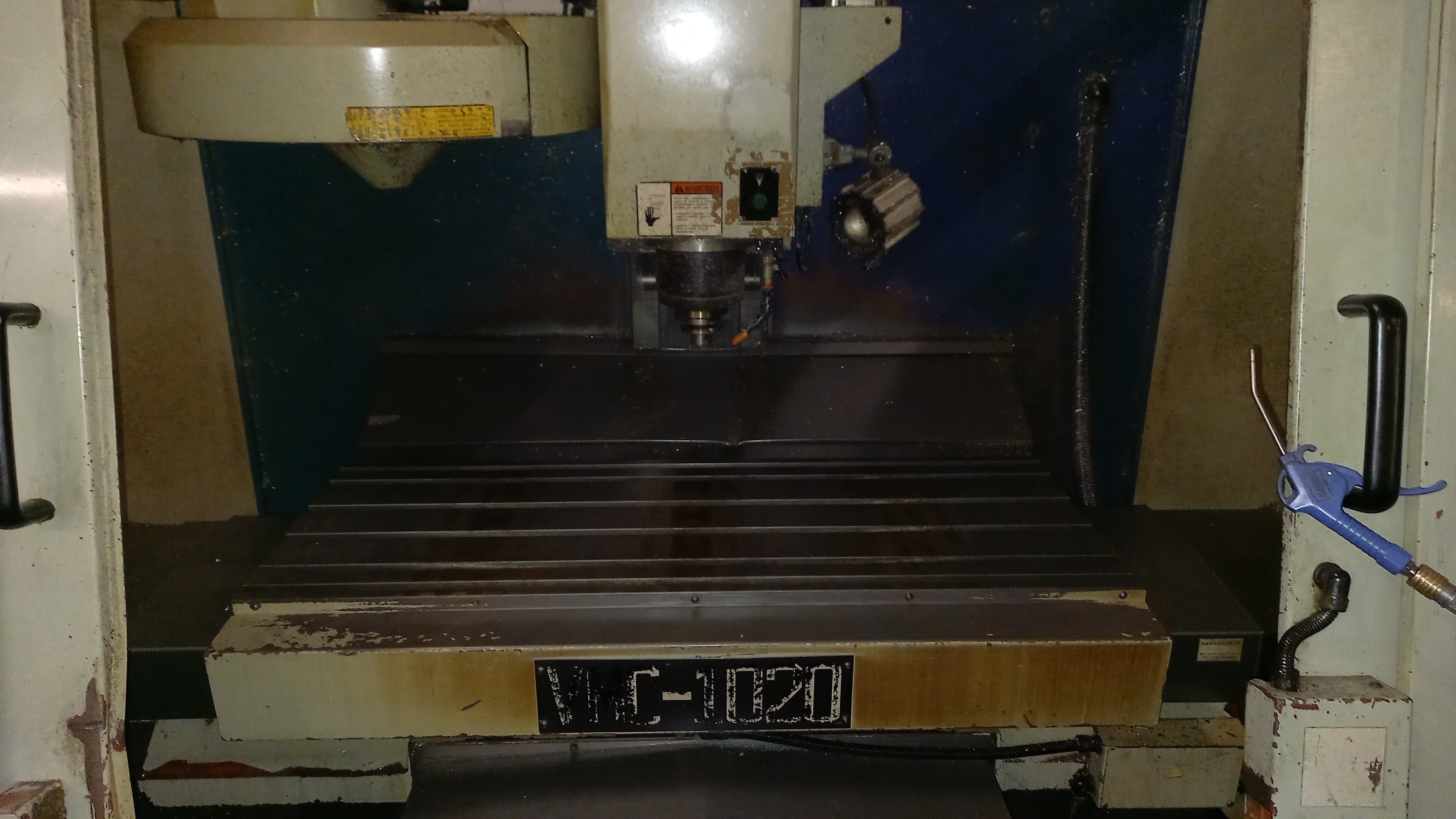CENTRO DI LAVORO 3 ASSI SHE HONG CNC MITSUBISHI in vendita - foto 4
