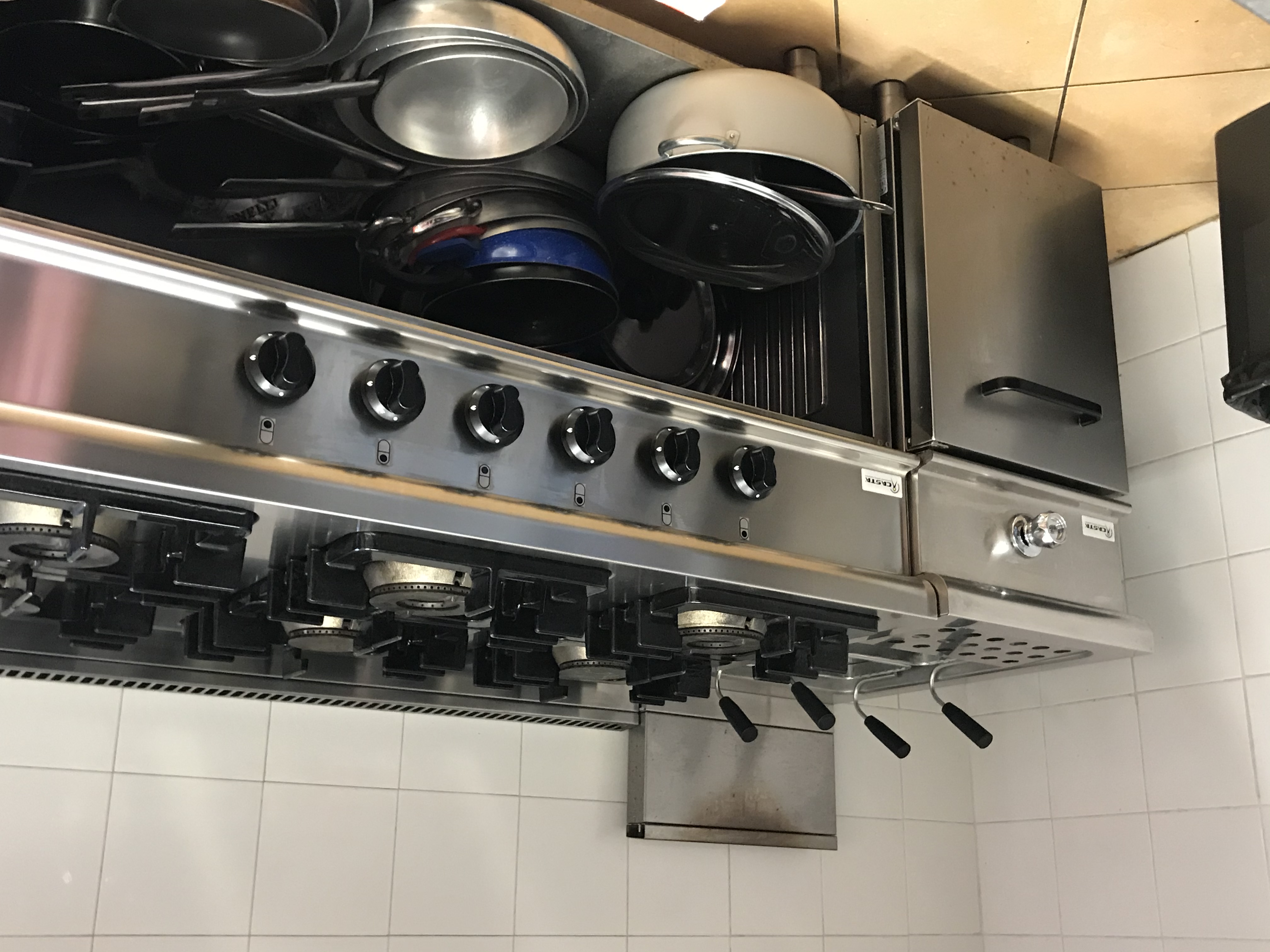 Vendo cucina a gas professionale  in vendita - foto 2