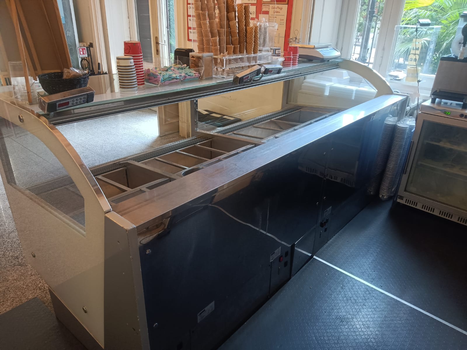 Vetrina gelati  in vendita - foto 2