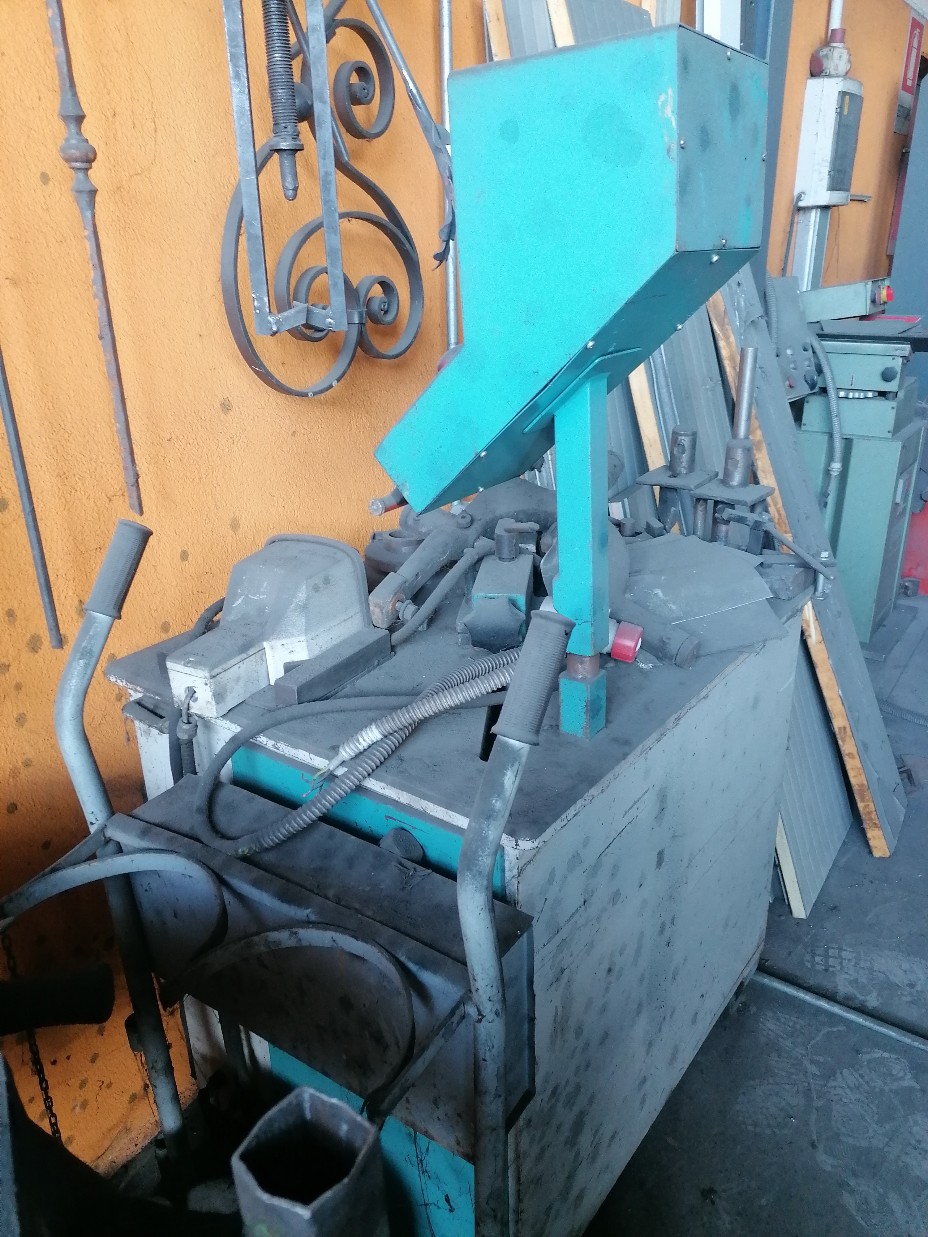 Attrezzatura meccanica in vendita