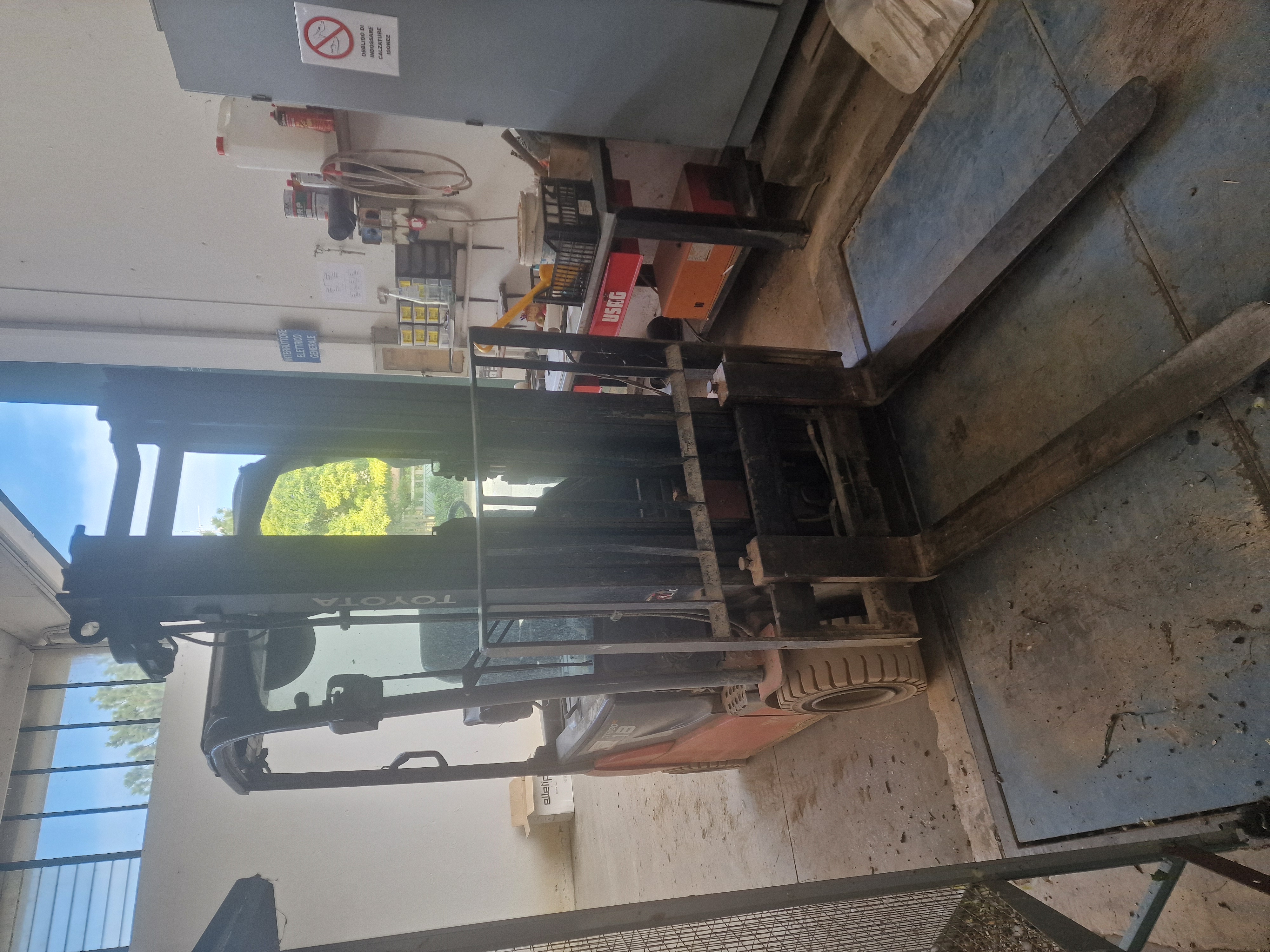 CARRELLO ELEVATORE ELETTRICO USATO in vendita - foto 2