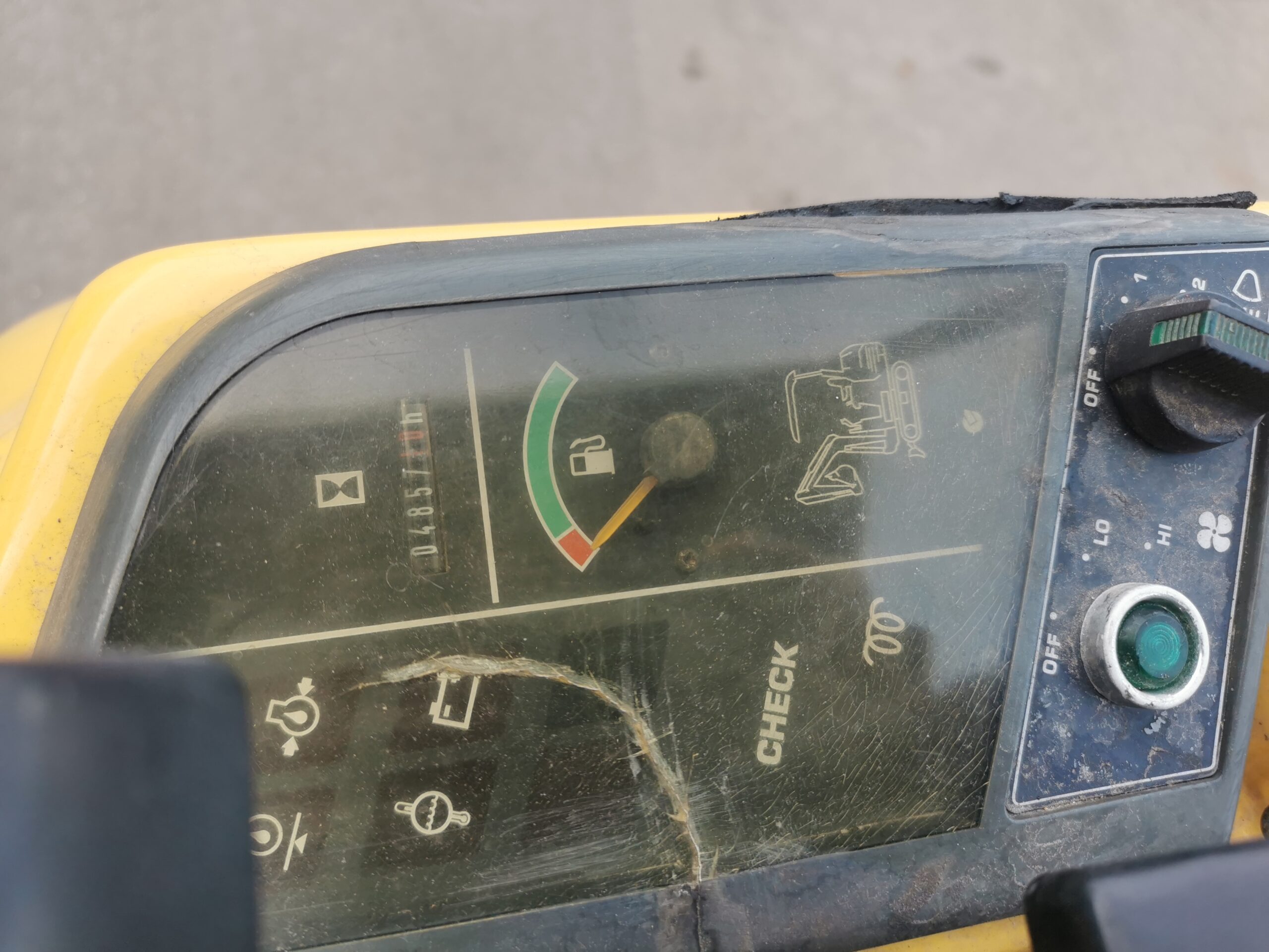 Miniescavatore komatsu PC12R-8 in vendita - foto 4