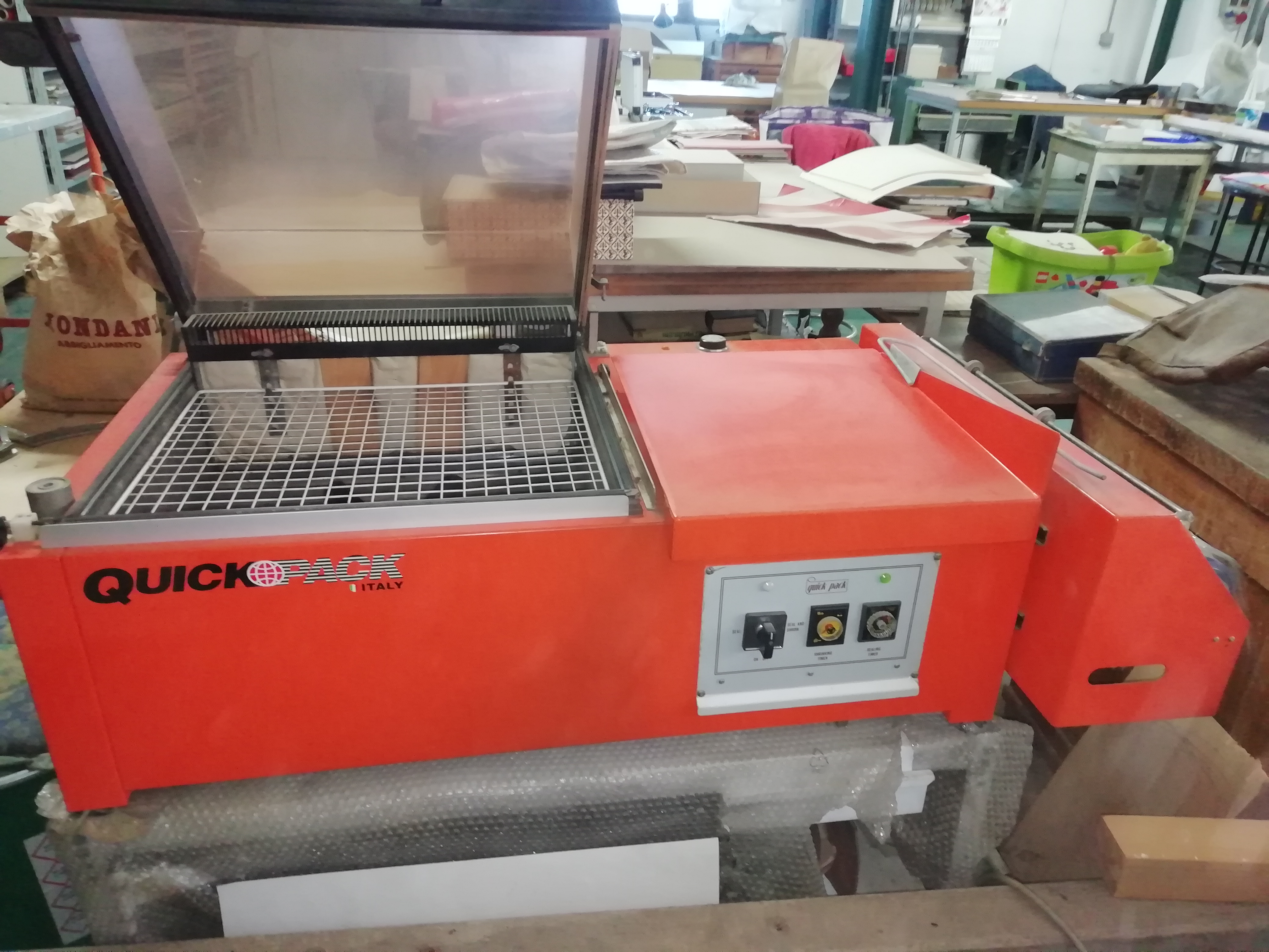 Cellofanatrici in vendita