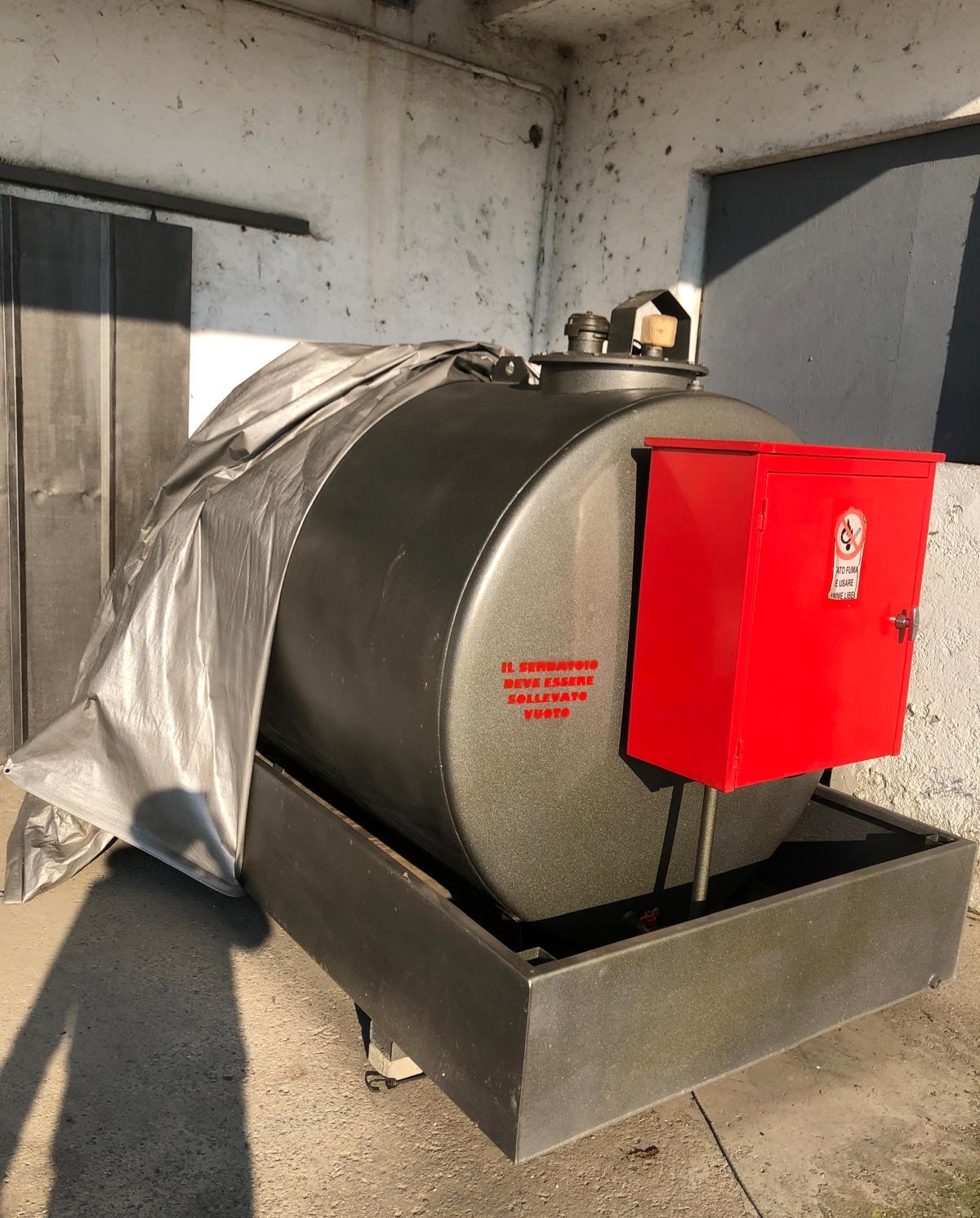 Cisterna gasolio Righetto lt. 3000 in vendita - foto 2