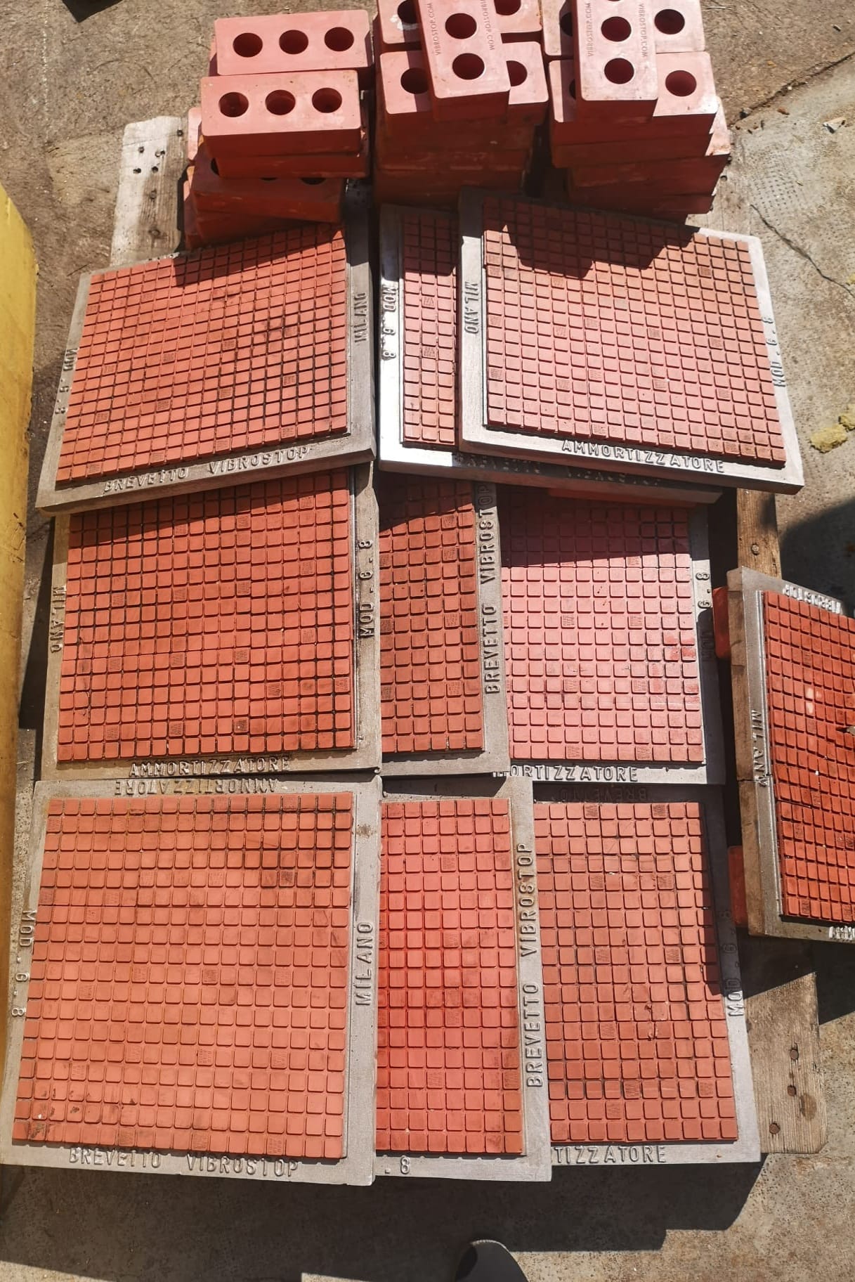 Ammortizzatori /Antivibranti macchine utensili  in vendita - foto 1