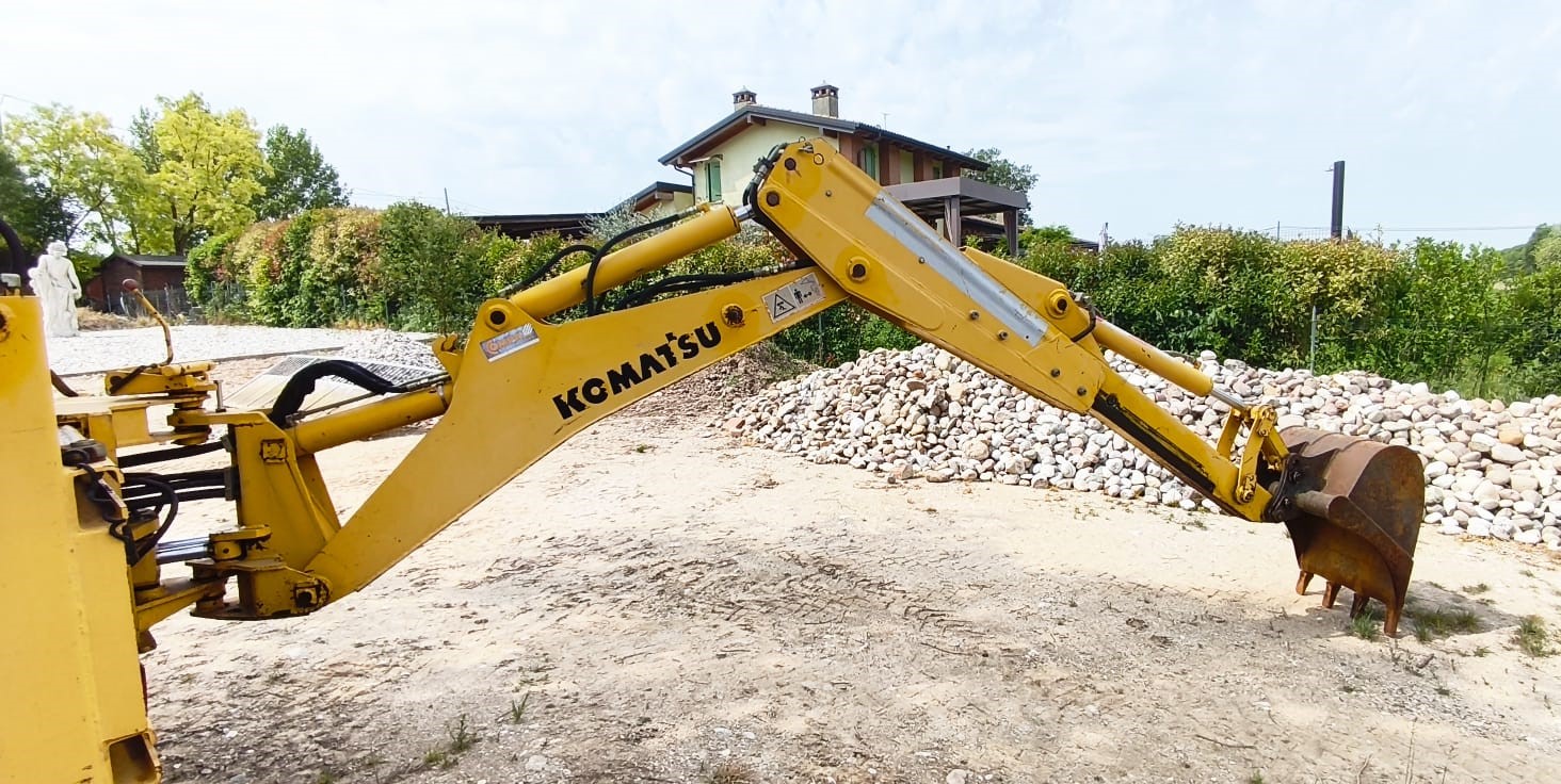 Terna compatta articolata Komatsu 4x4 in vendita - foto 15