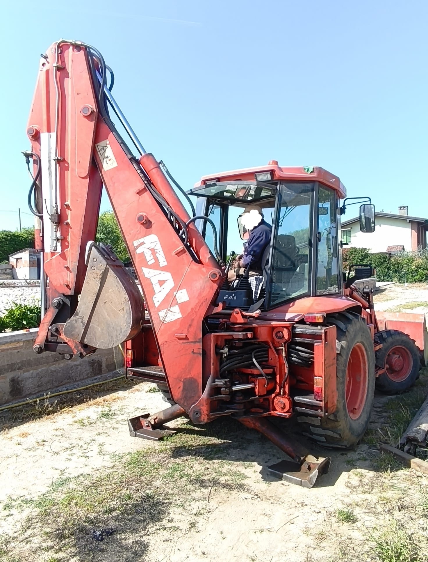 ESCAVATORE SEMOVENTE FAI 4x4 (3.430 ORE) in vendita - foto 3