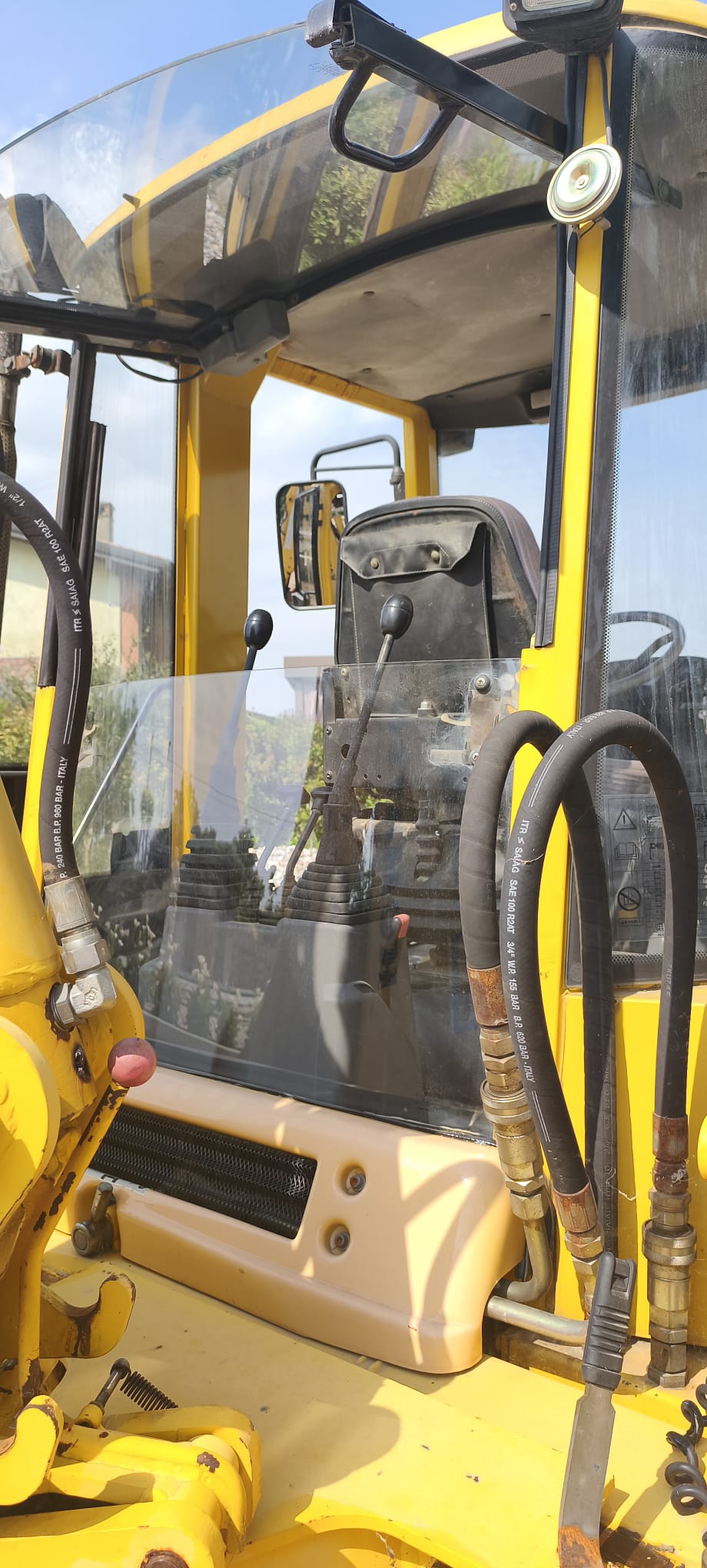 Terna compatta articolata Komatsu 4x4 in vendita - foto 12