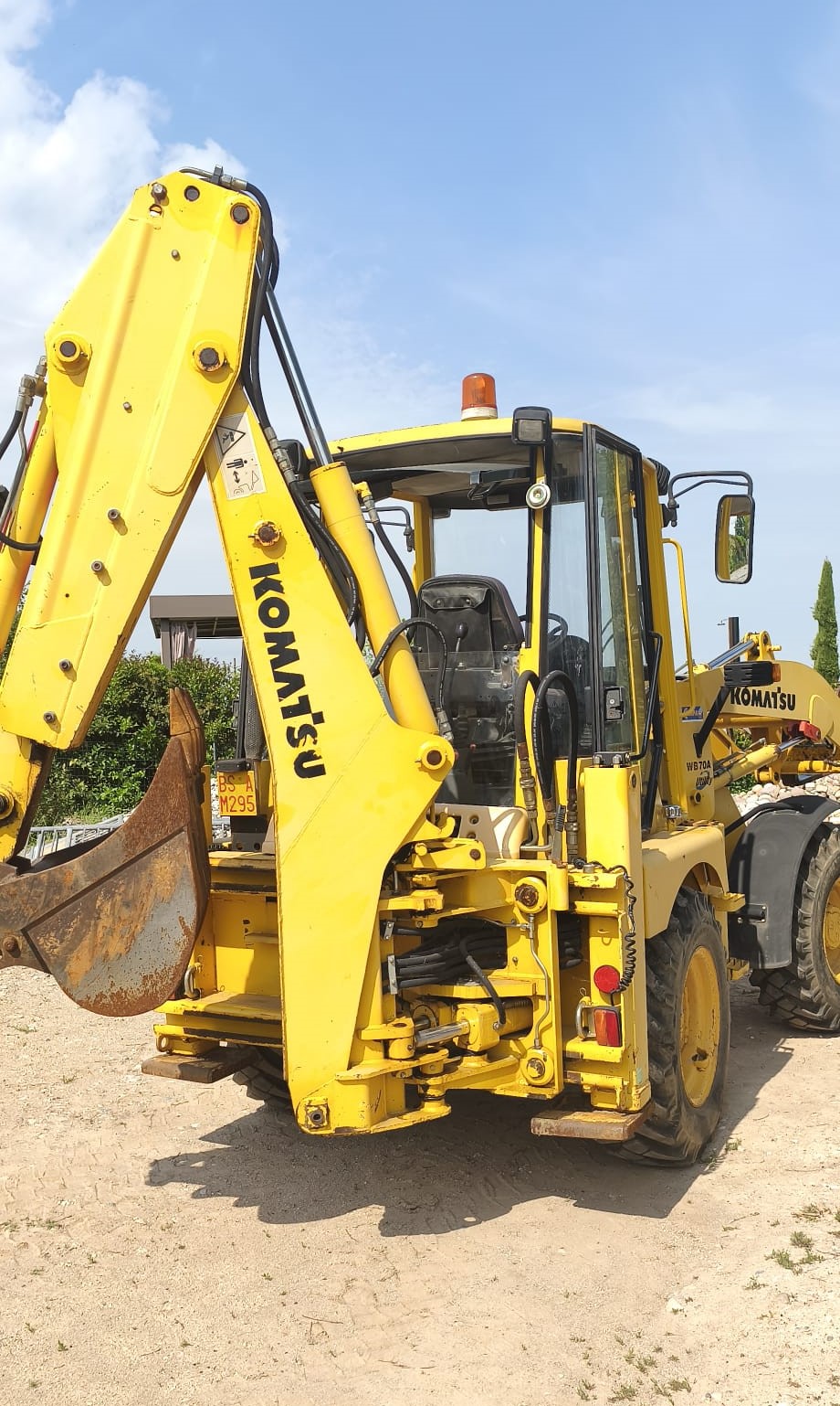 Terna compatta articolata Komatsu 4x4 in vendita - foto 3