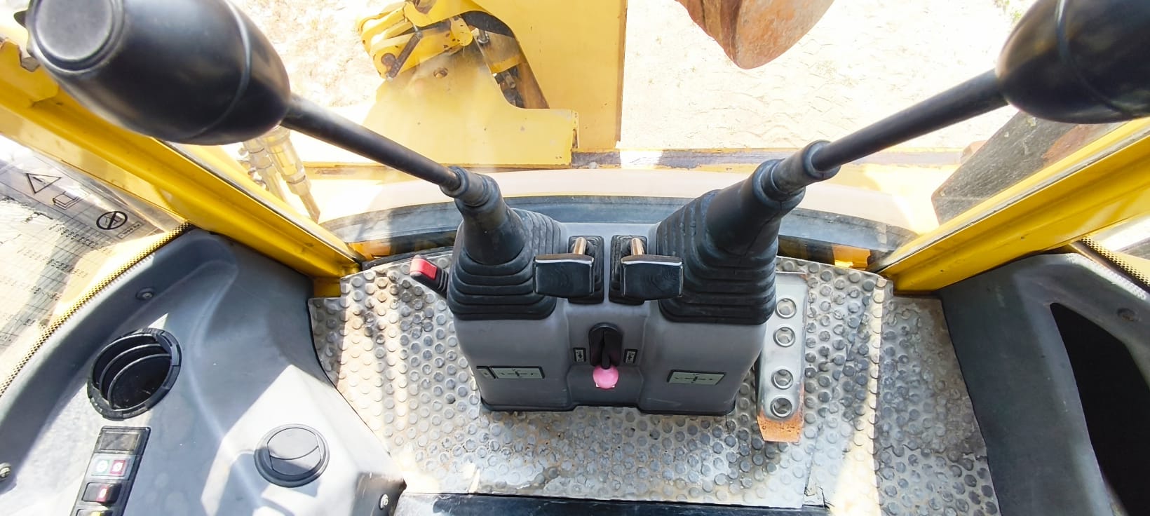 Terna compatta articolata Komatsu 4x4 in vendita - foto 9