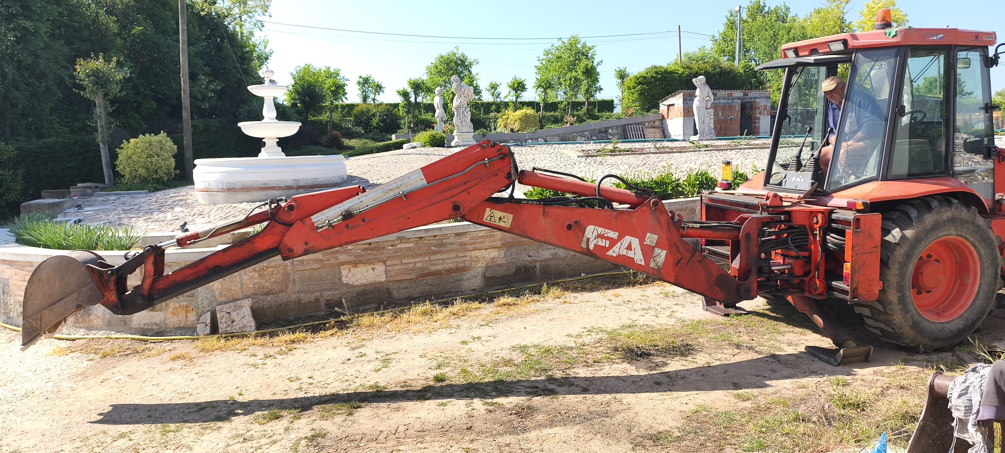 ESCAVATORE SEMOVENTE FAI 4x4 (3.430 ORE) in vendita - foto 4