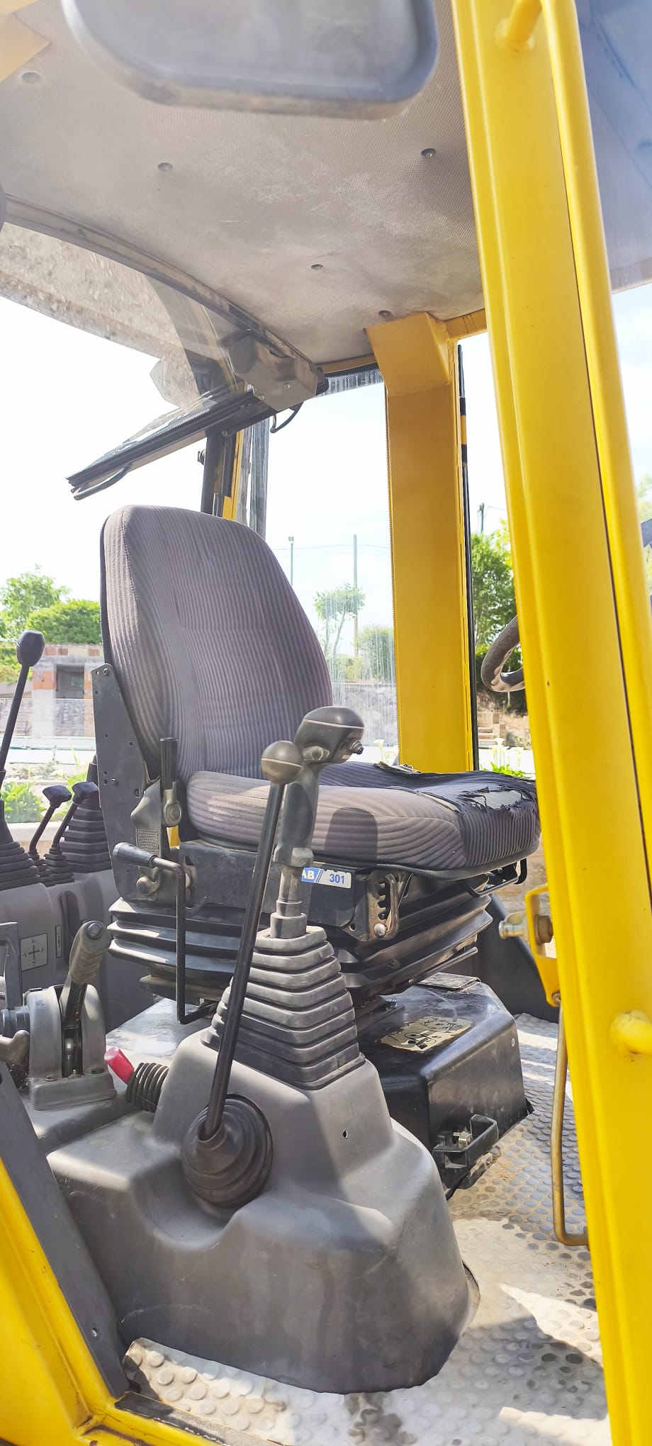 Terna compatta articolata Komatsu 4x4 in vendita - foto 7