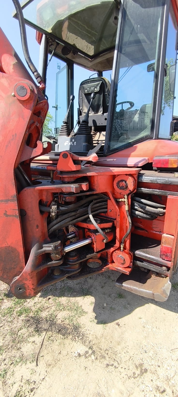 ESCAVATORE SEMOVENTE FAI 4x4 (3.430 ORE) in vendita - foto 14