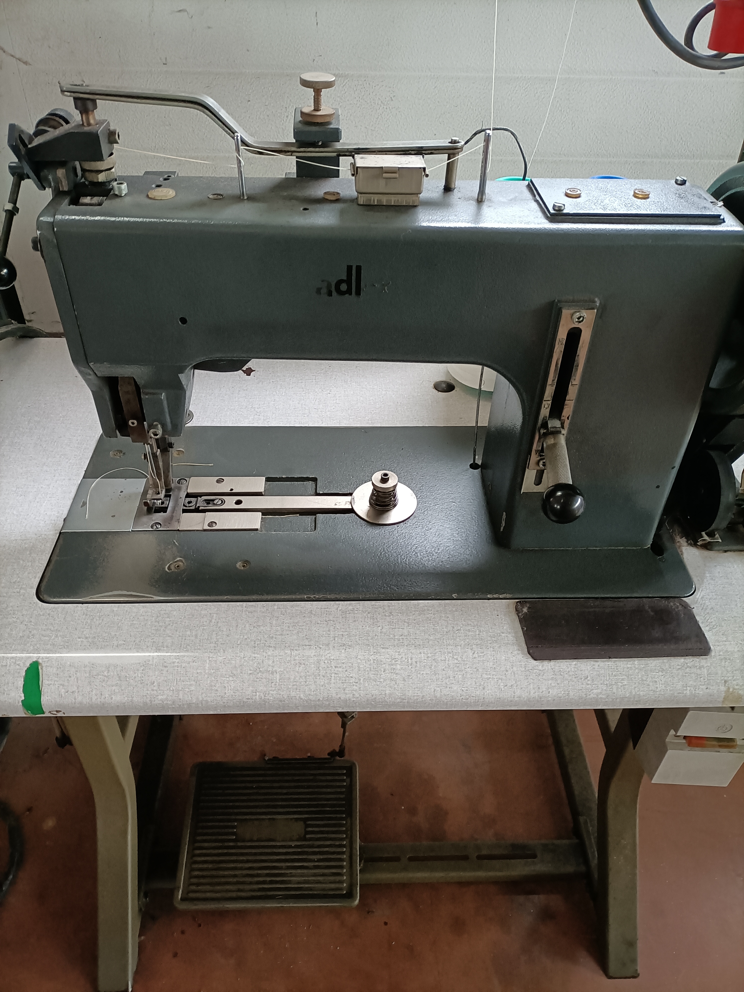 macchina da cucire marca Adler durkopp in vendita - foto 1