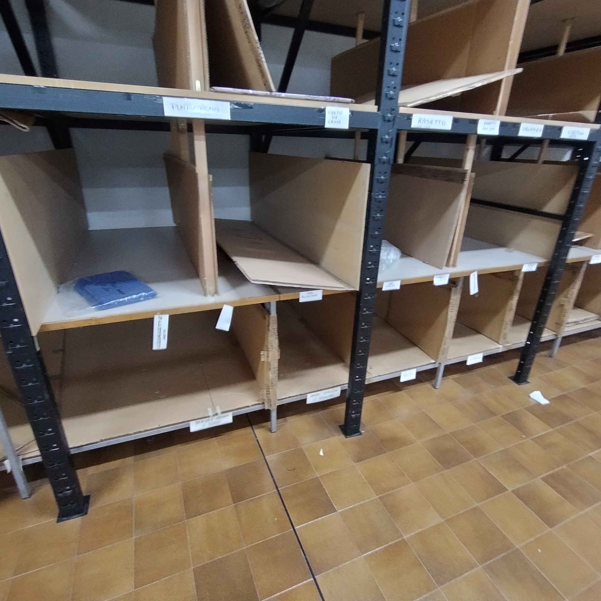 Scaffalatura modulare in metallo robusta usata 7 m in vendita - foto 2