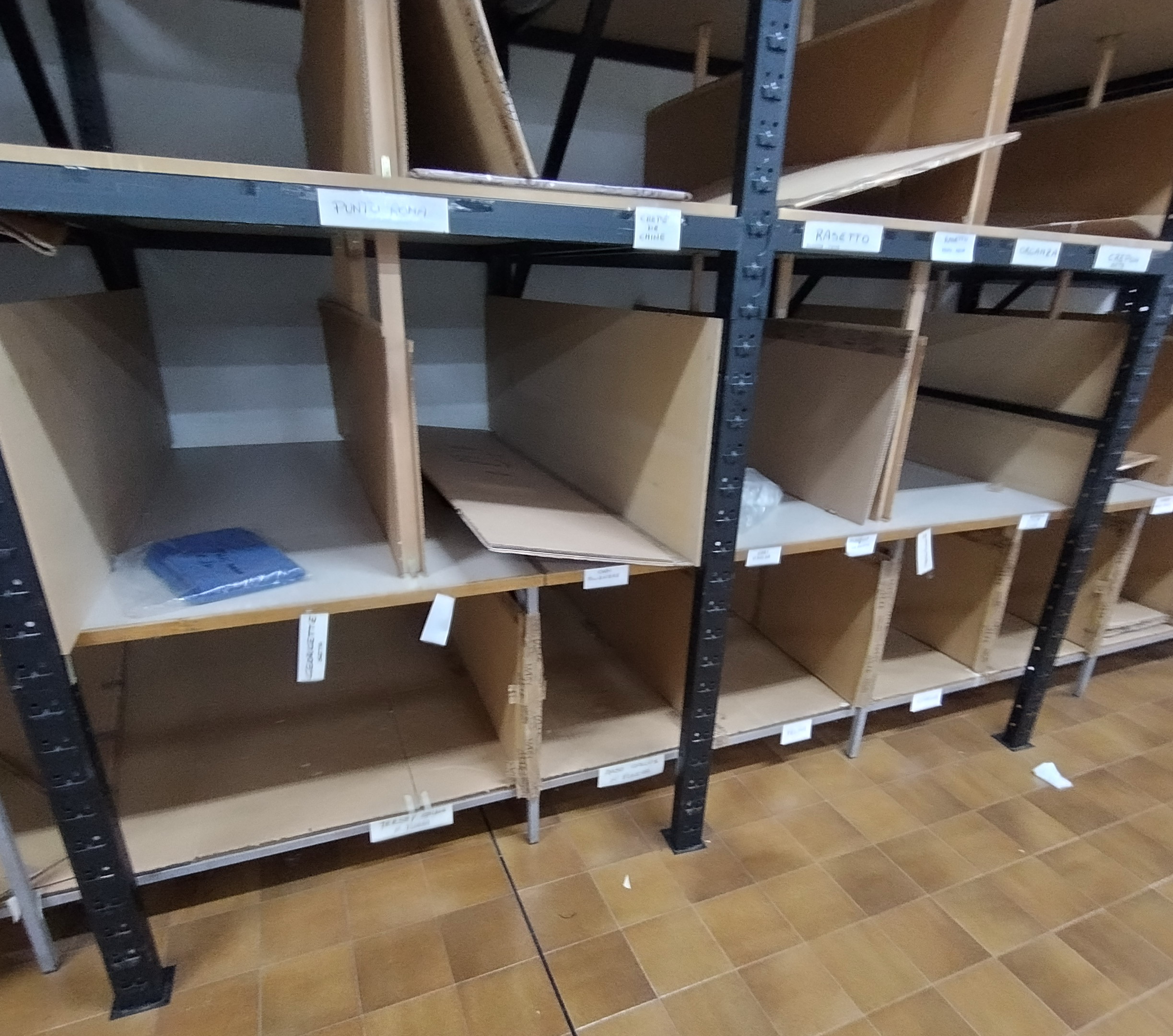 Scaffalatura modulare in metallo robusta usata 7 m in vendita - foto 4