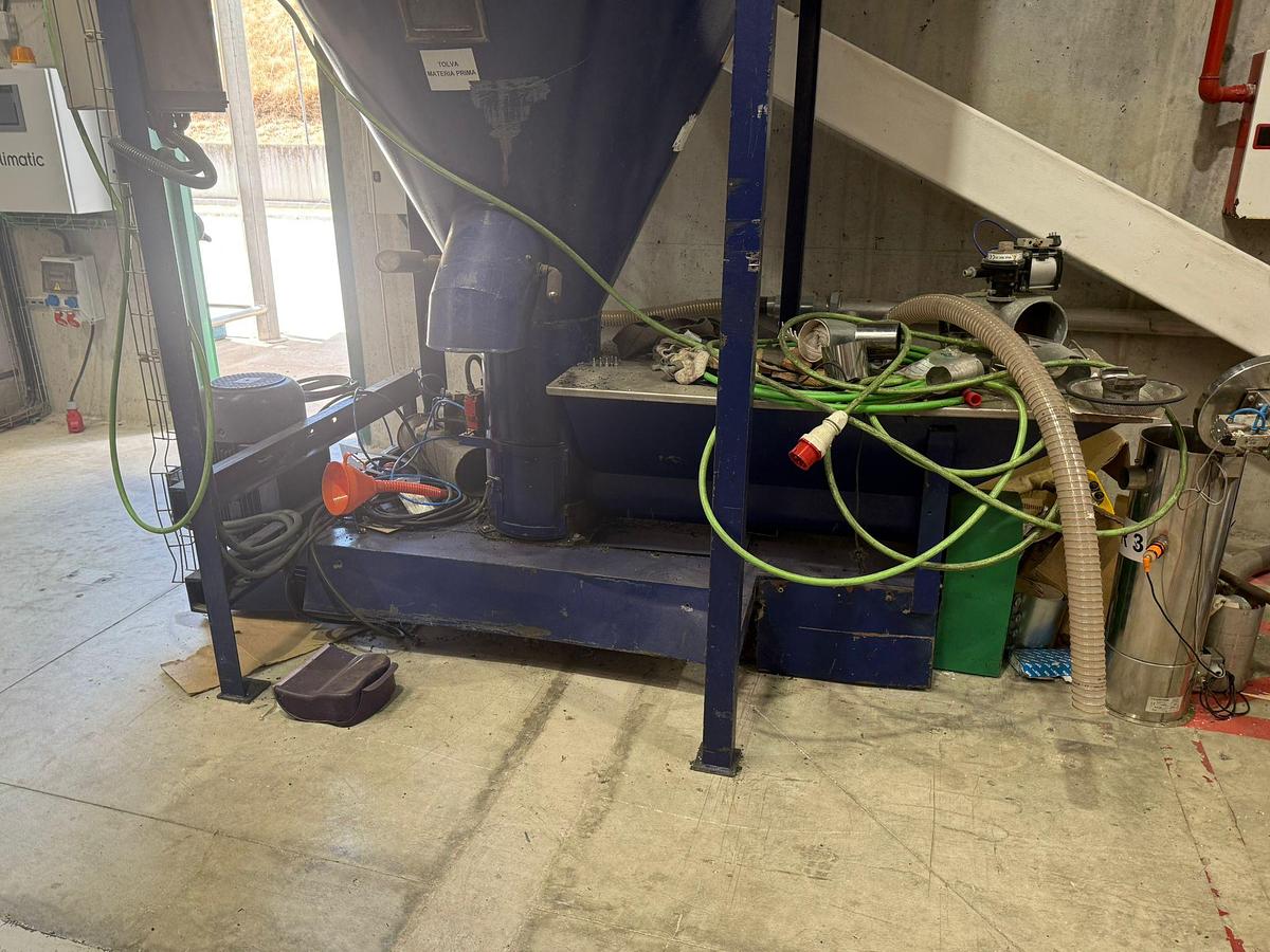 2004 VERTICAL MIXER 8000 lt. in vendita - foto 3