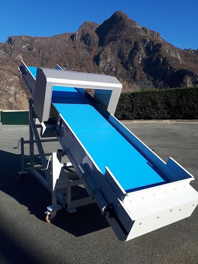 Conveyor with metal detector in vendita - foto 5