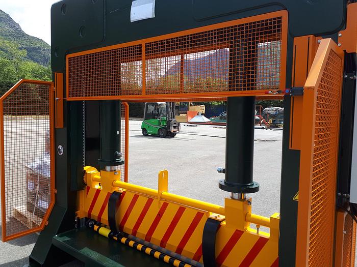 GUILLOTINE REEL SPLITTER 1.500×1.250 mm 30 Ton in vendita - foto 5