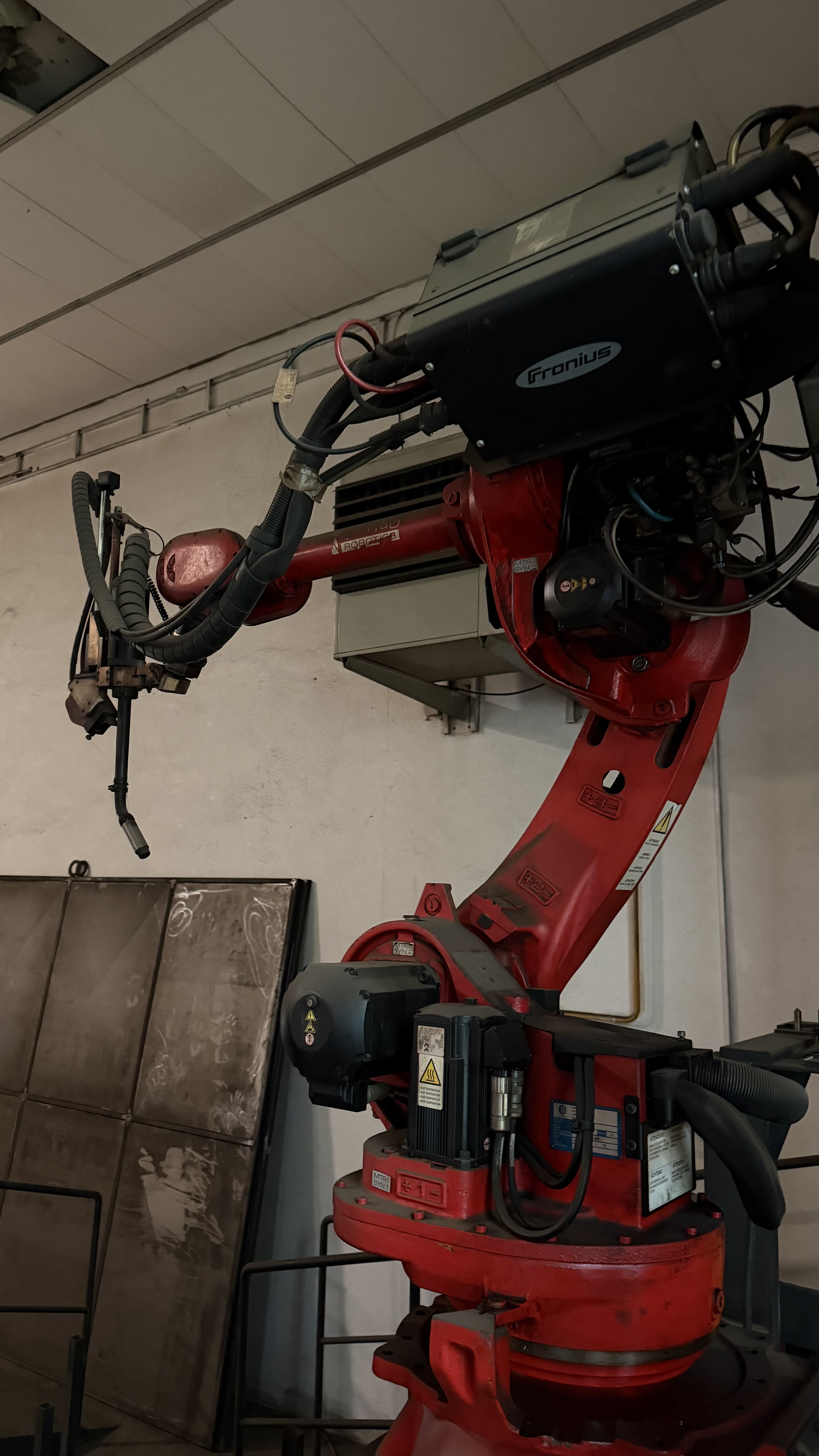 Isola saldatura robotizzata Comau 2 robot 12 m 10 t in vendita - foto 10